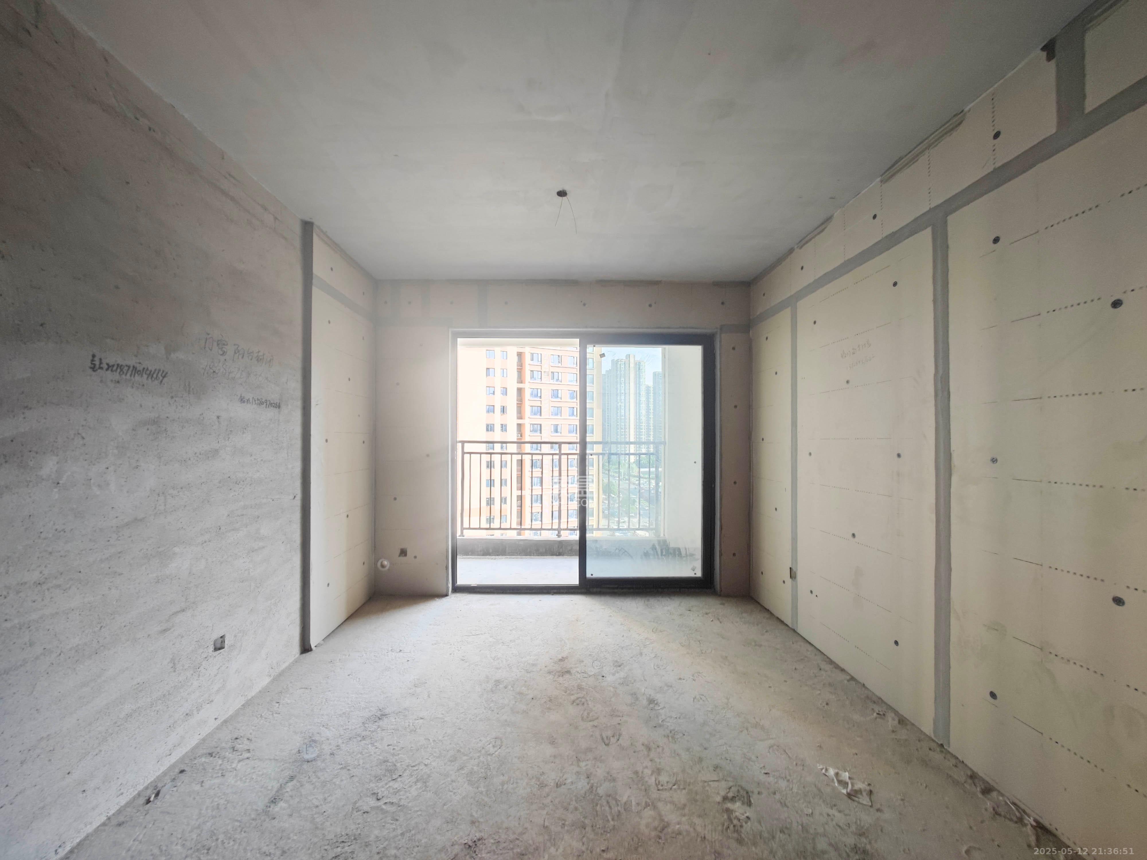 润和翰文府 3室2厅1卫 93.8万 润和翰文府 3室2厅1卫 93.8万客厅