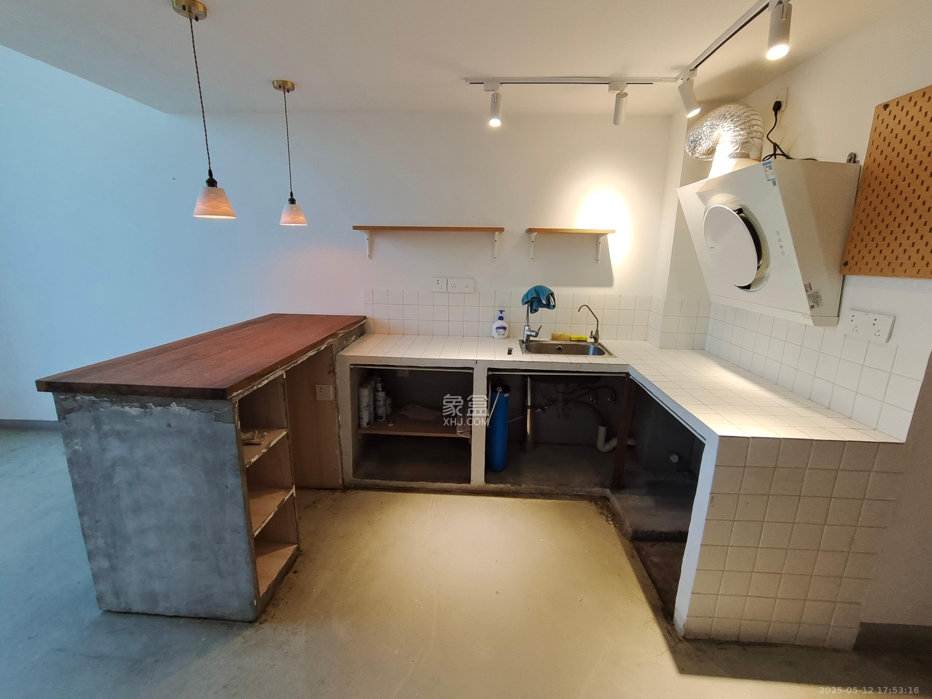 龙湖新壹城  1室1厅1卫   2200.00元/月室内图