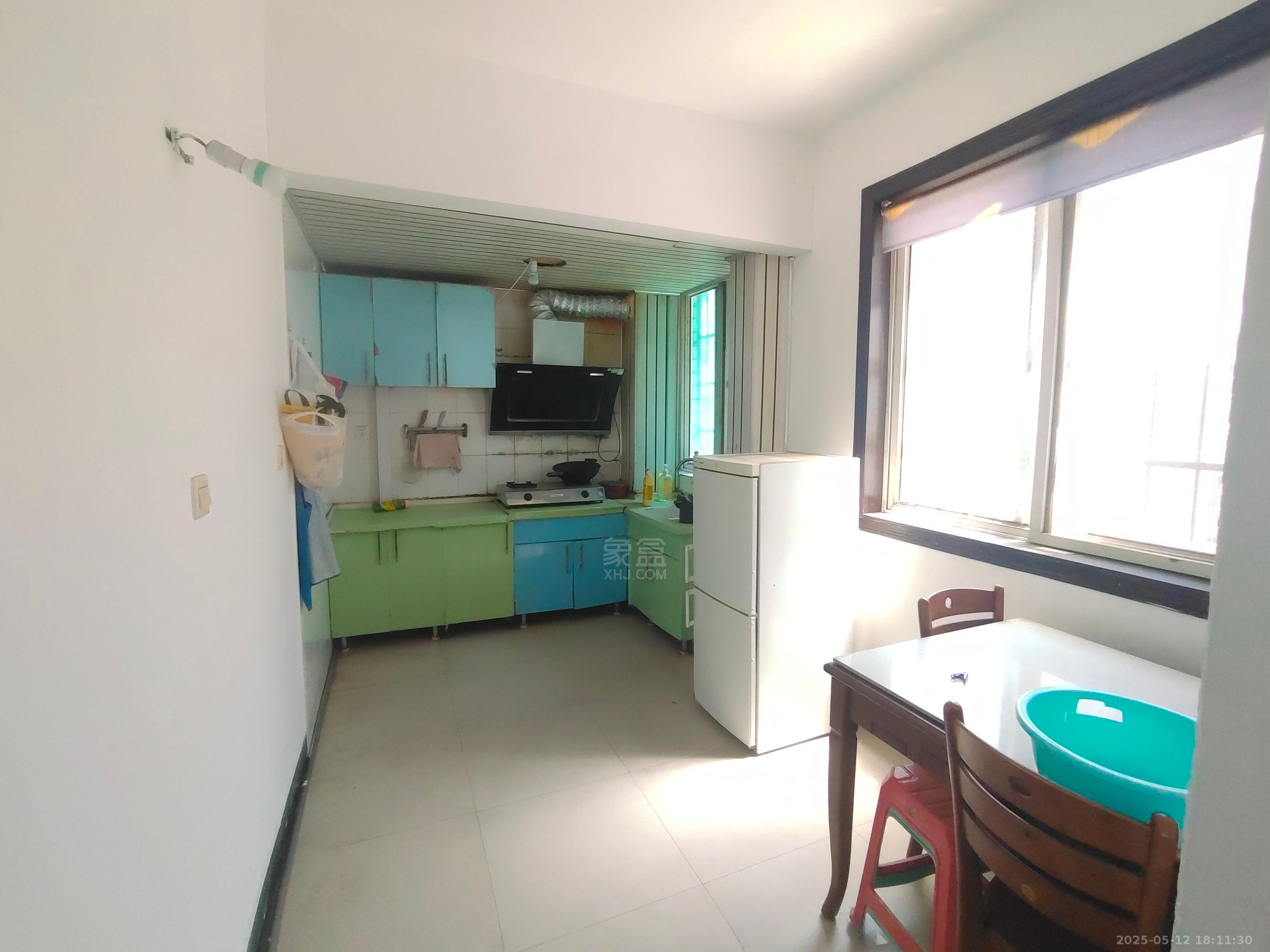 嘉园小区 2室2厅1卫 1000.0元/月 嘉园小区 2室2厅1卫 1000.0元/月室内图