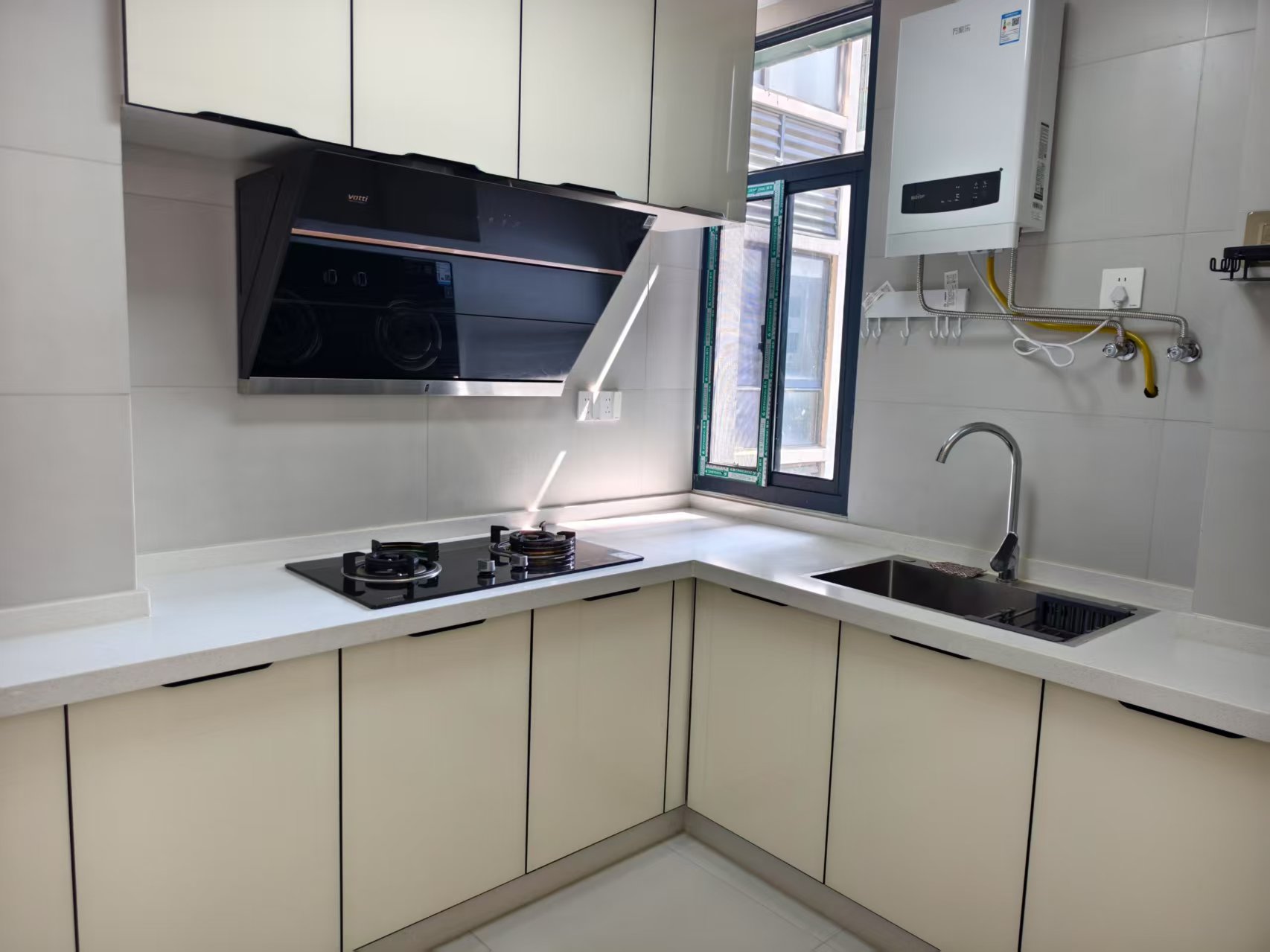 书香名邸二期:SOHO银座 2室2厅1卫 1700.0元/月 书香名邸二期:SOHO银座 2室2厅1卫 1700.0元/月室内图