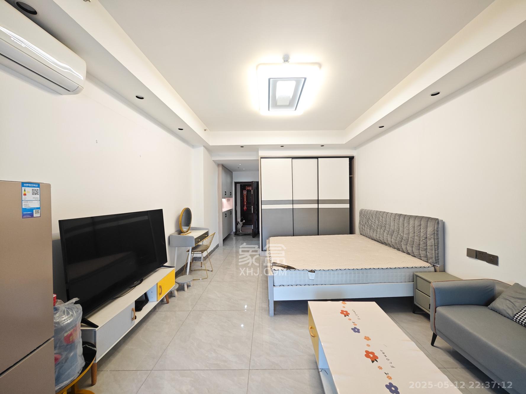 中建嘉和城  1室0厅0卫    28.0万客厅