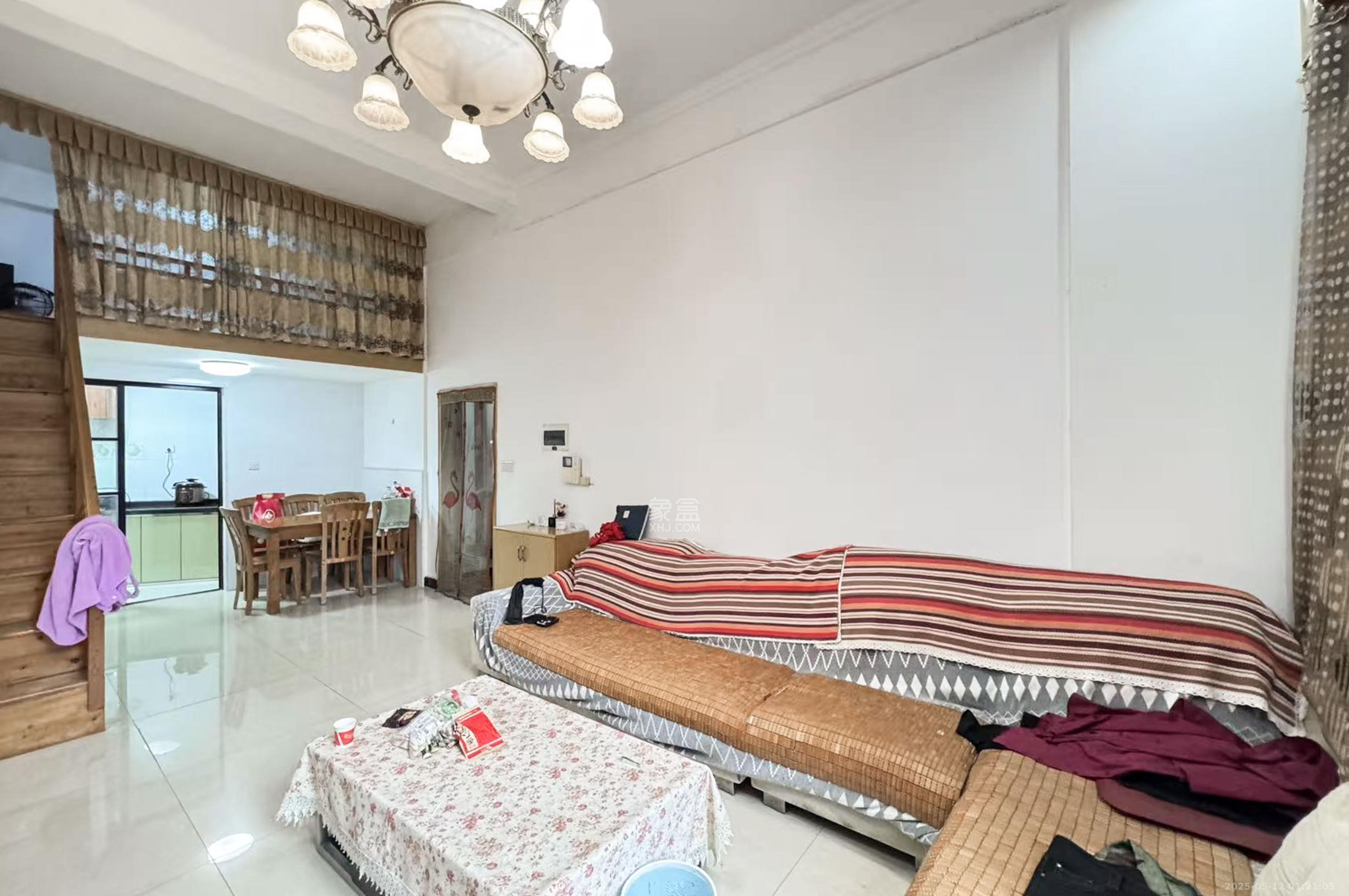 高信向日葵 2室2厅1卫 57.0万 高信向日葵 2室2厅1卫 57.0万客厅