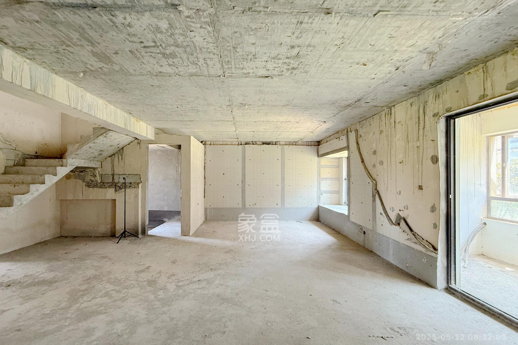 阳光城联利悦澜府  4室2厅2卫    122.0万 阳光城联利悦澜府  4室2厅2卫    122.0万客厅