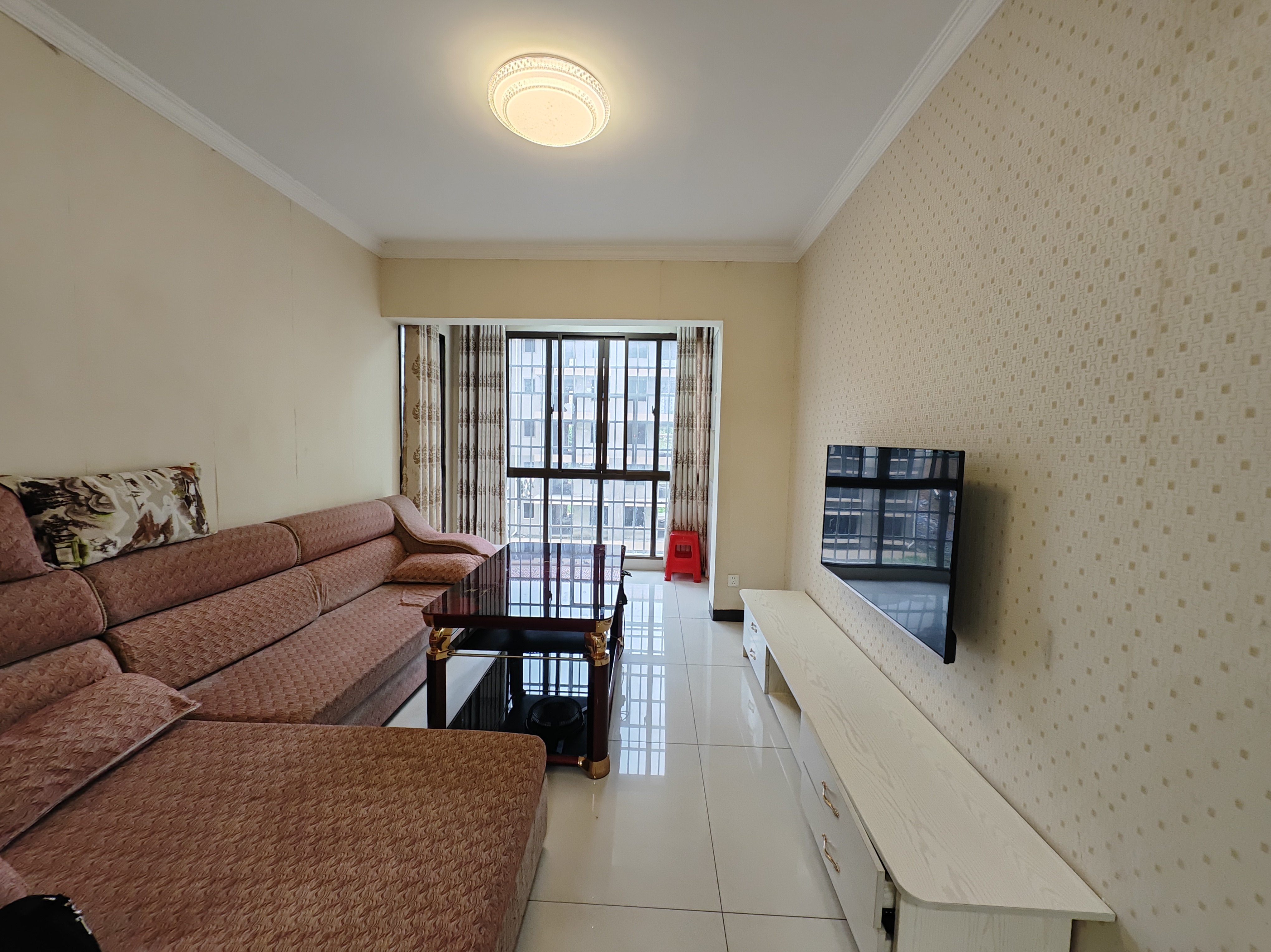 环保欣苑 2室2厅1卫 48.0万 环保欣苑 2室2厅1卫 48.0万客厅