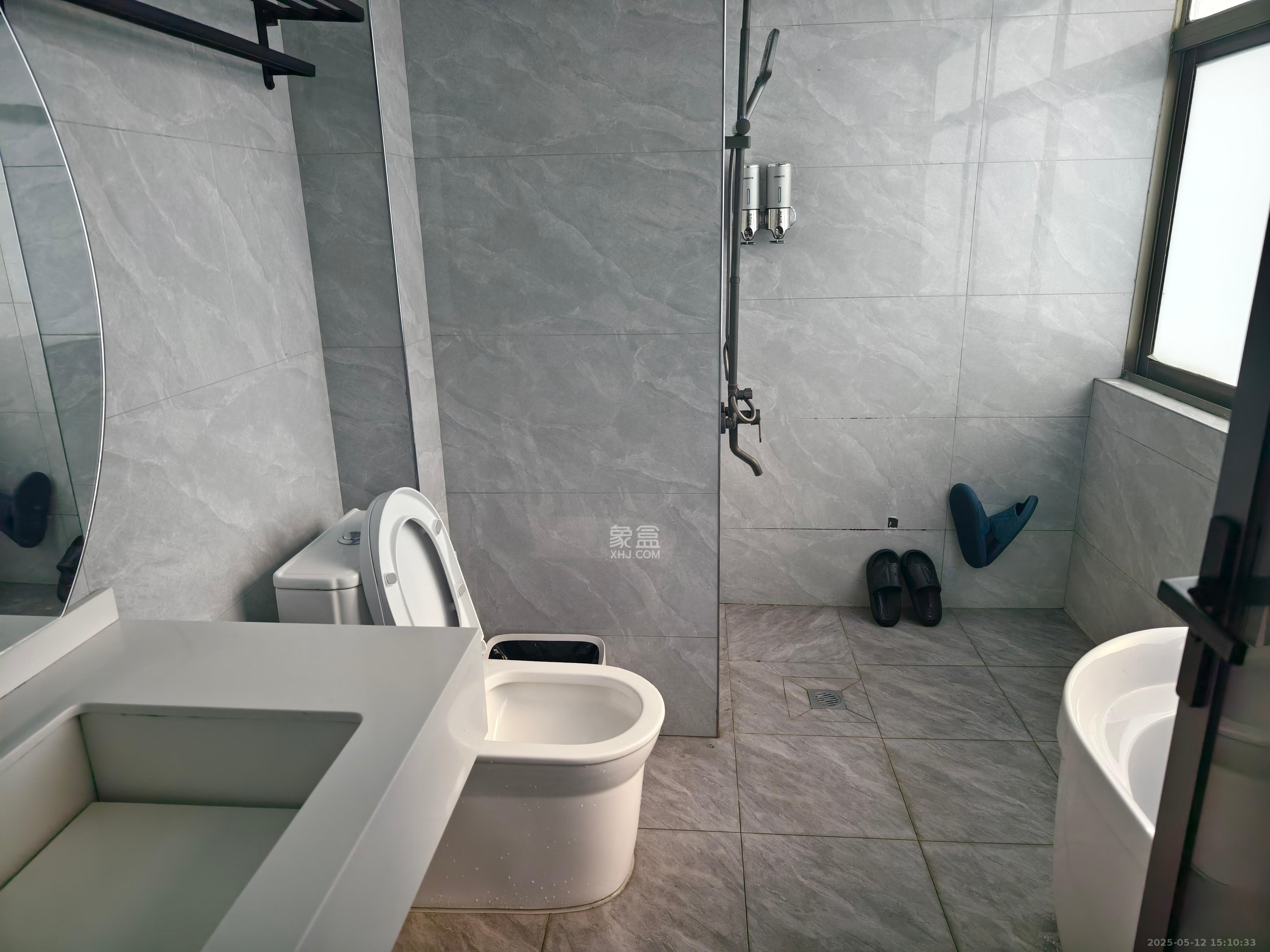 王府井公寓(福源公寓) 4室2厅2卫 4500.0元/月 王府井公寓(福源公寓) 4室2厅2卫 4500.0元/月室内图