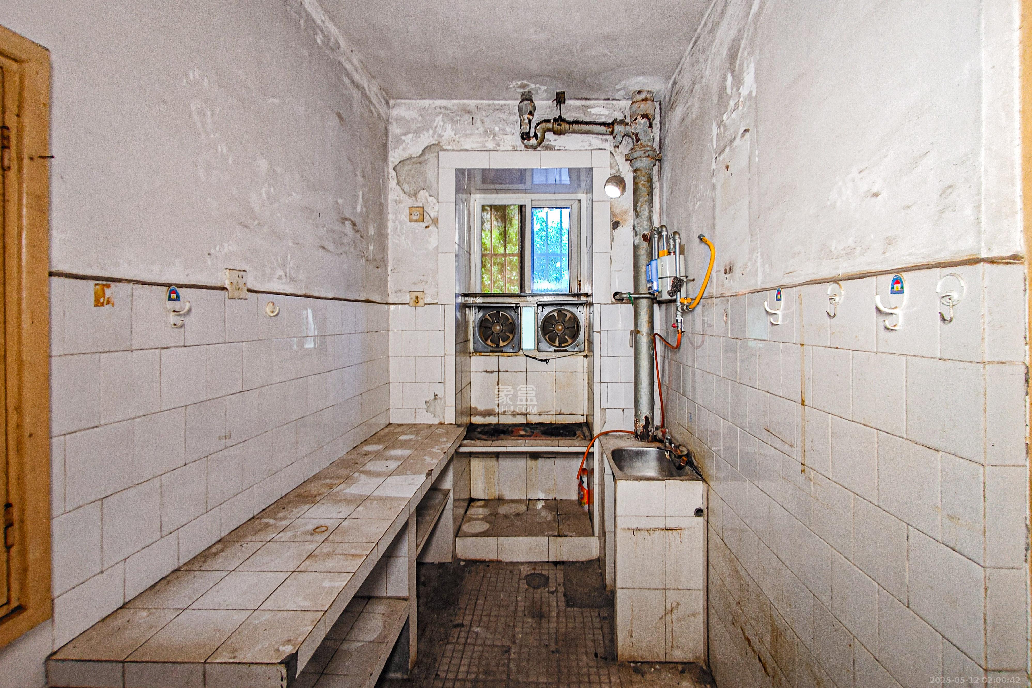 造纸厂宿舍  3室2厅1卫    62.0万 造纸厂宿舍  3室2厅1卫    62.0万厨房