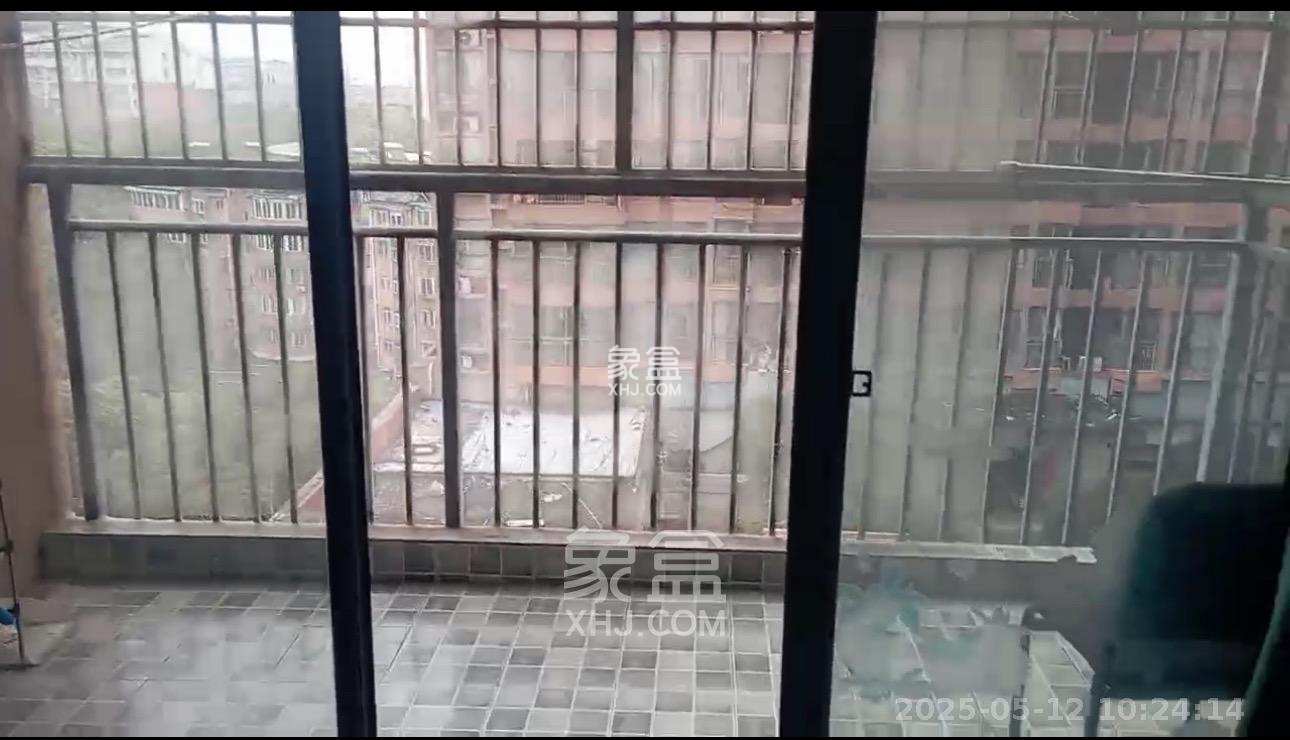 金领家族 3室1厅1卫 1900.0元/月 金领家族 3室1厅1卫 1900.0元/月室内图