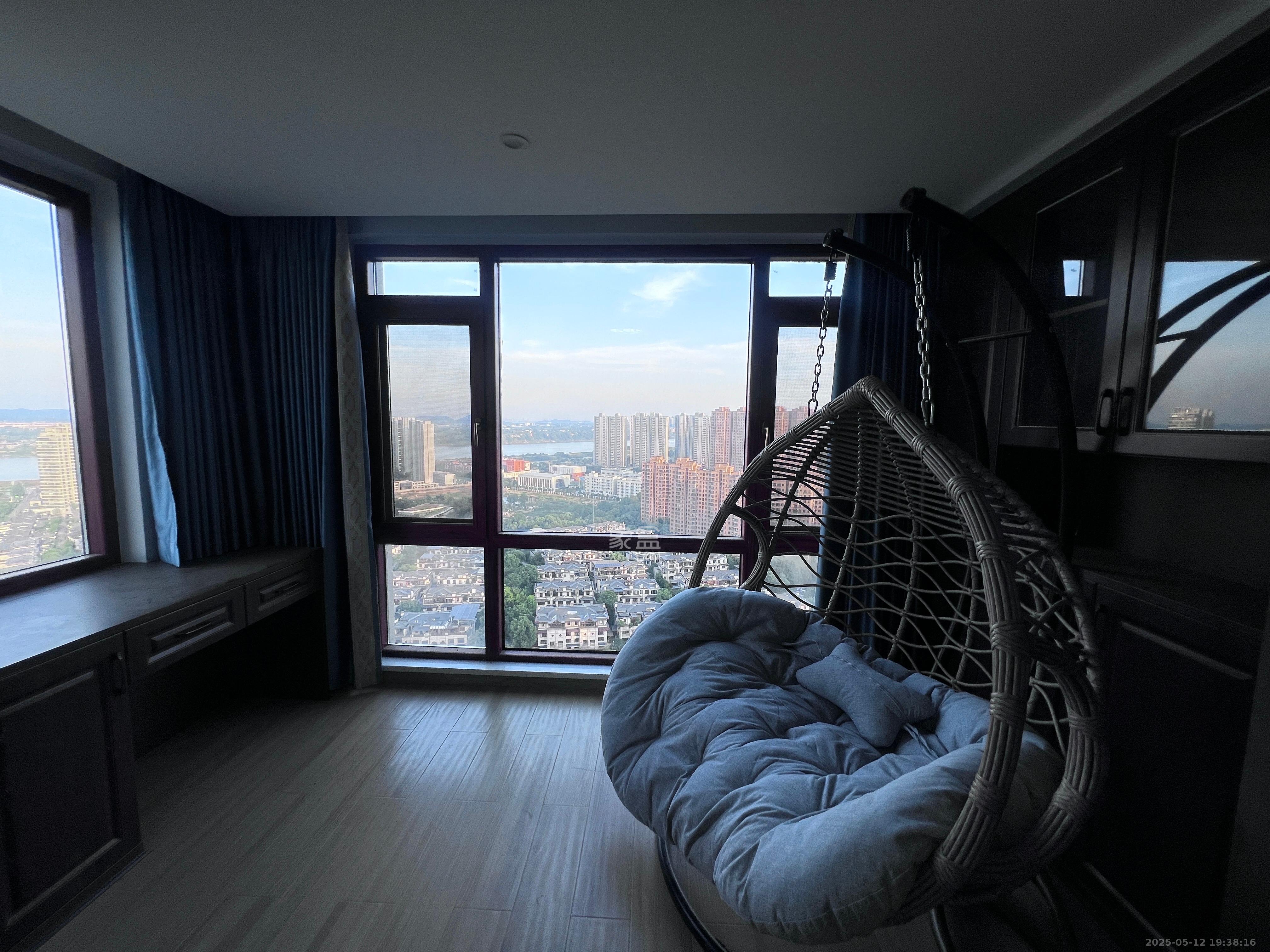 湾田九华湖畔壹号 5室2厅2卫 138.0万 湾田九华湖畔壹号 5室2厅2卫 138.0万客厅