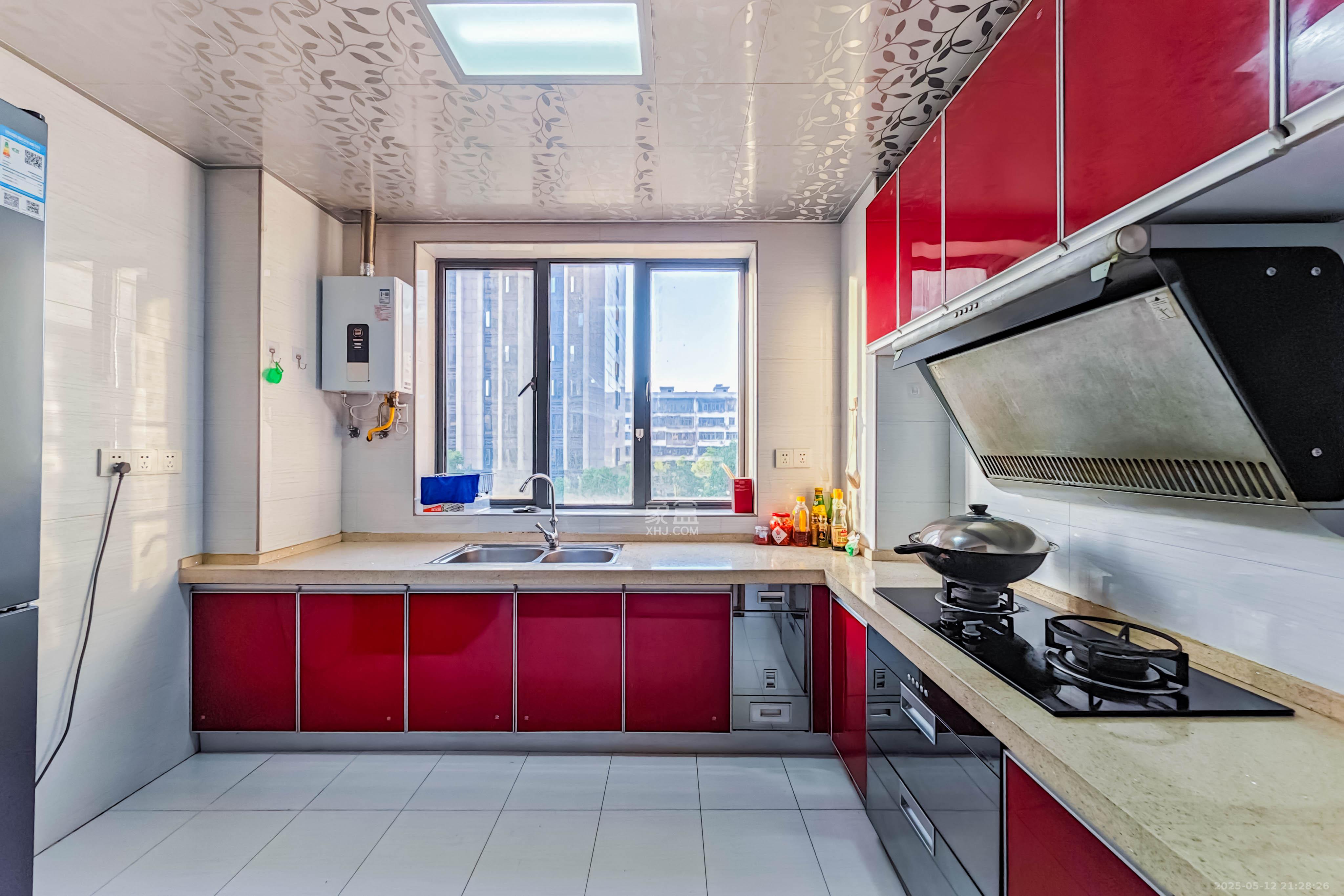 中城丽景香山园 3室2厅2卫 155.0万 中城丽景香山园 3室2厅2卫 155.0万厨房