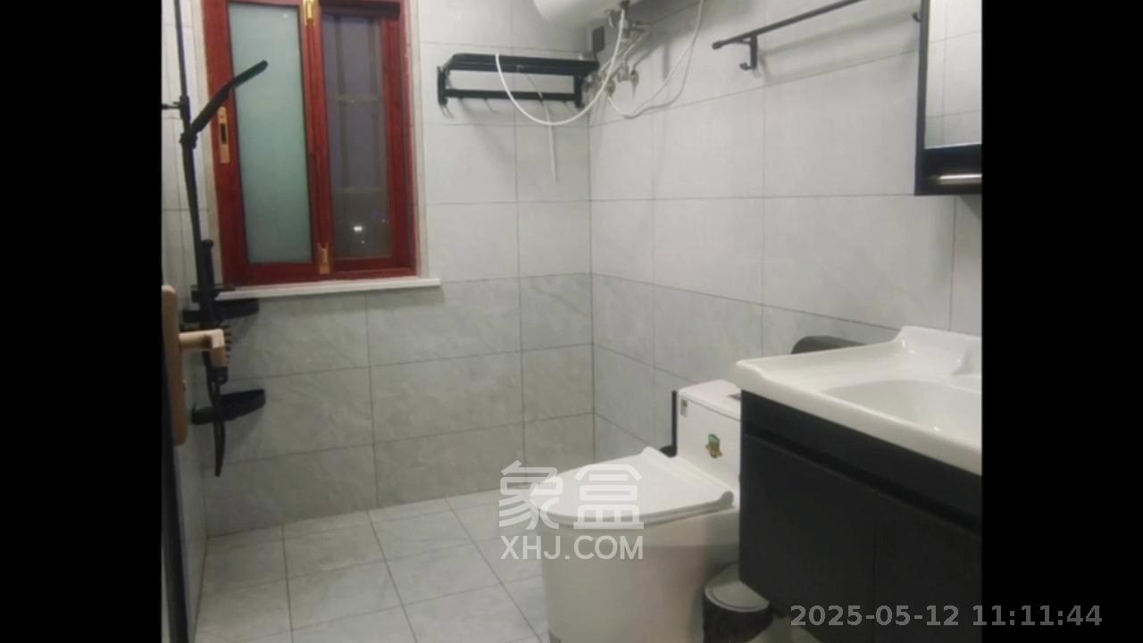 洋湖明园一期  4室2厅2卫   2600.00元/月室内图
