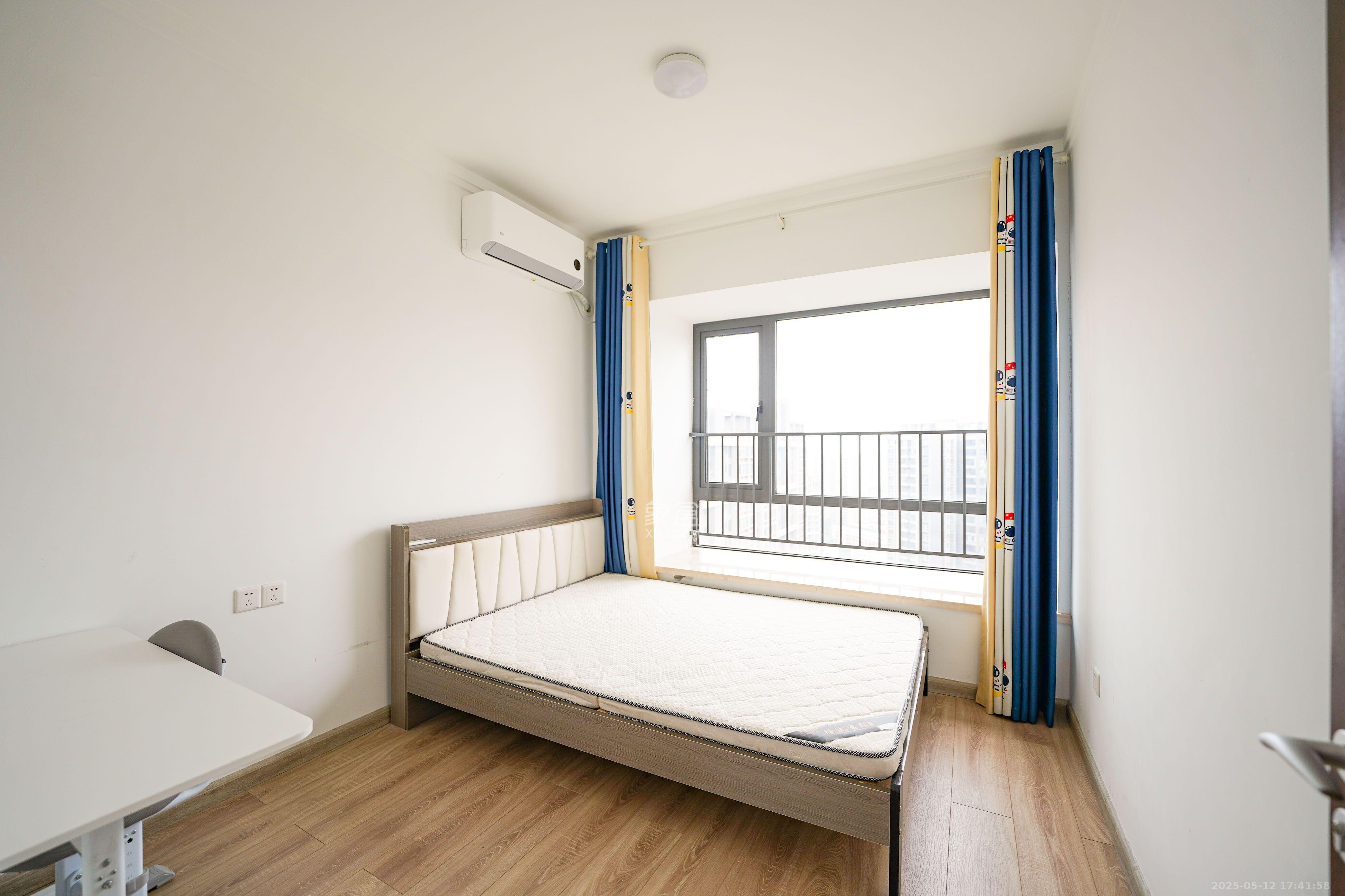 汇金城/嘉华城（二期、三期）  4室2厅2卫    3500.0元/月室内图