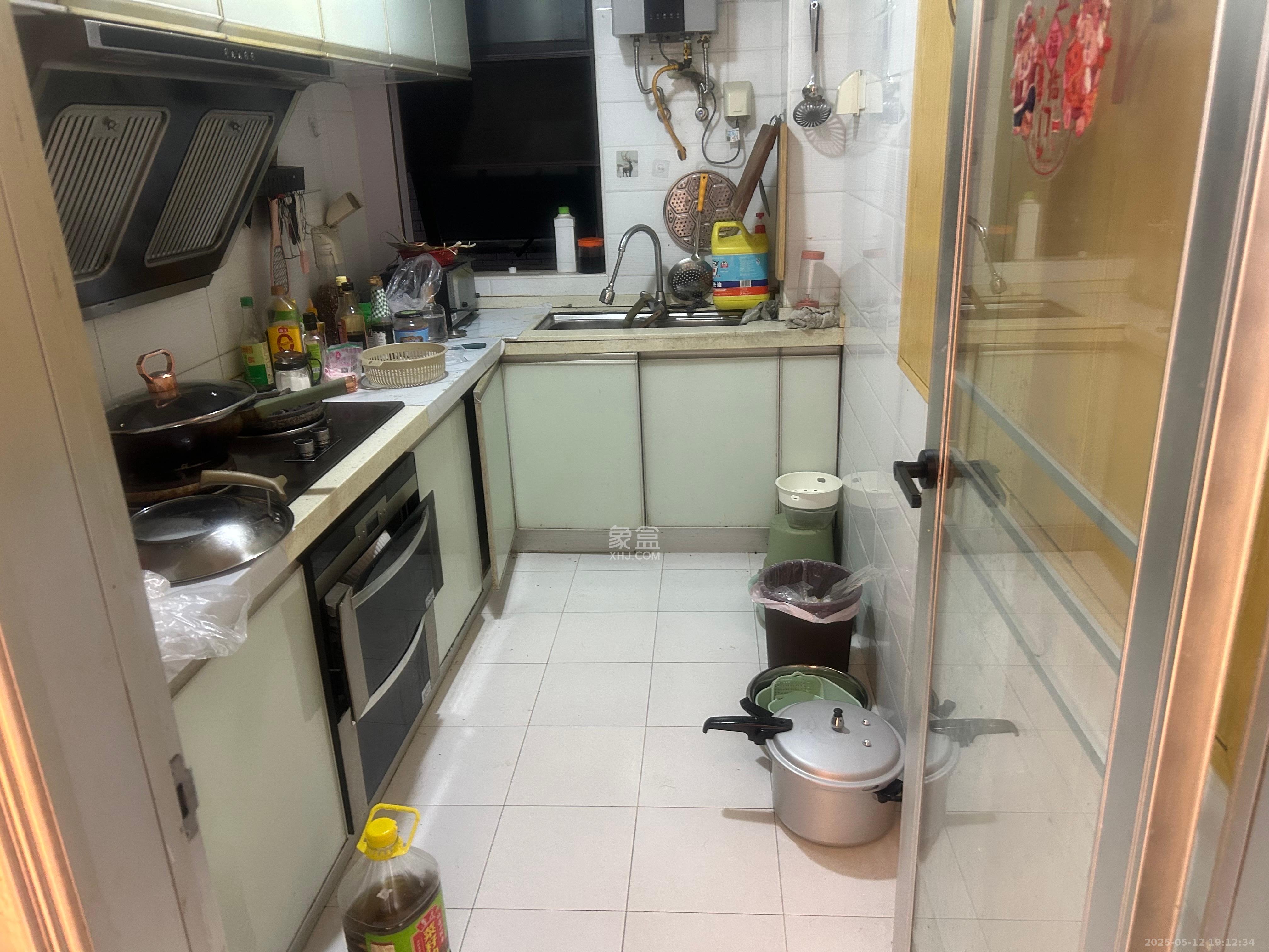 上东辛顿公寓 2室2厅2卫 2400.0元/月 上东辛顿公寓 2室2厅2卫 2400.0元/月室内图