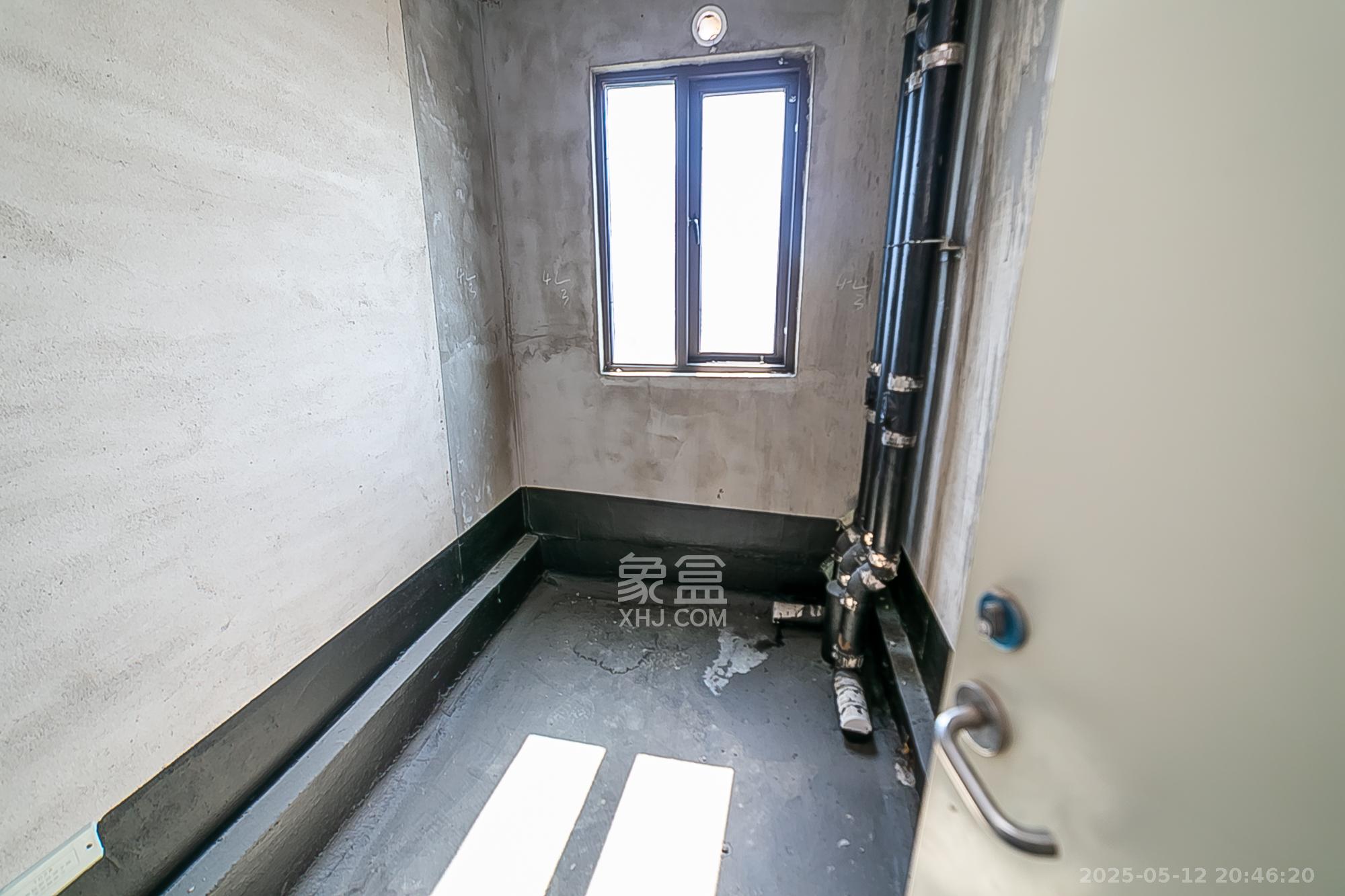 中建江山壹号  5室2厅3卫   498.00万卫生间