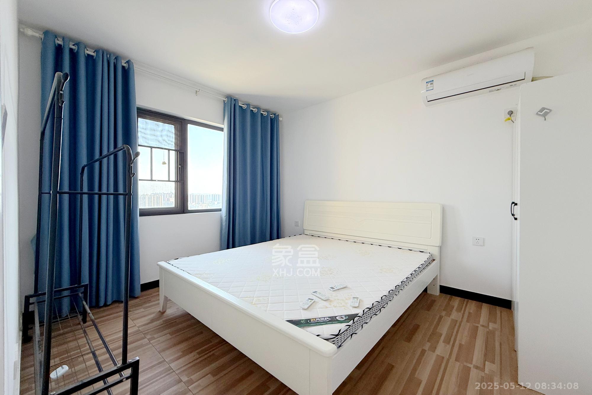 荣盛岳麓峰景  3室2厅1卫    65.0万 荣盛岳麓峰景  3室2厅1卫    65.0万卧室