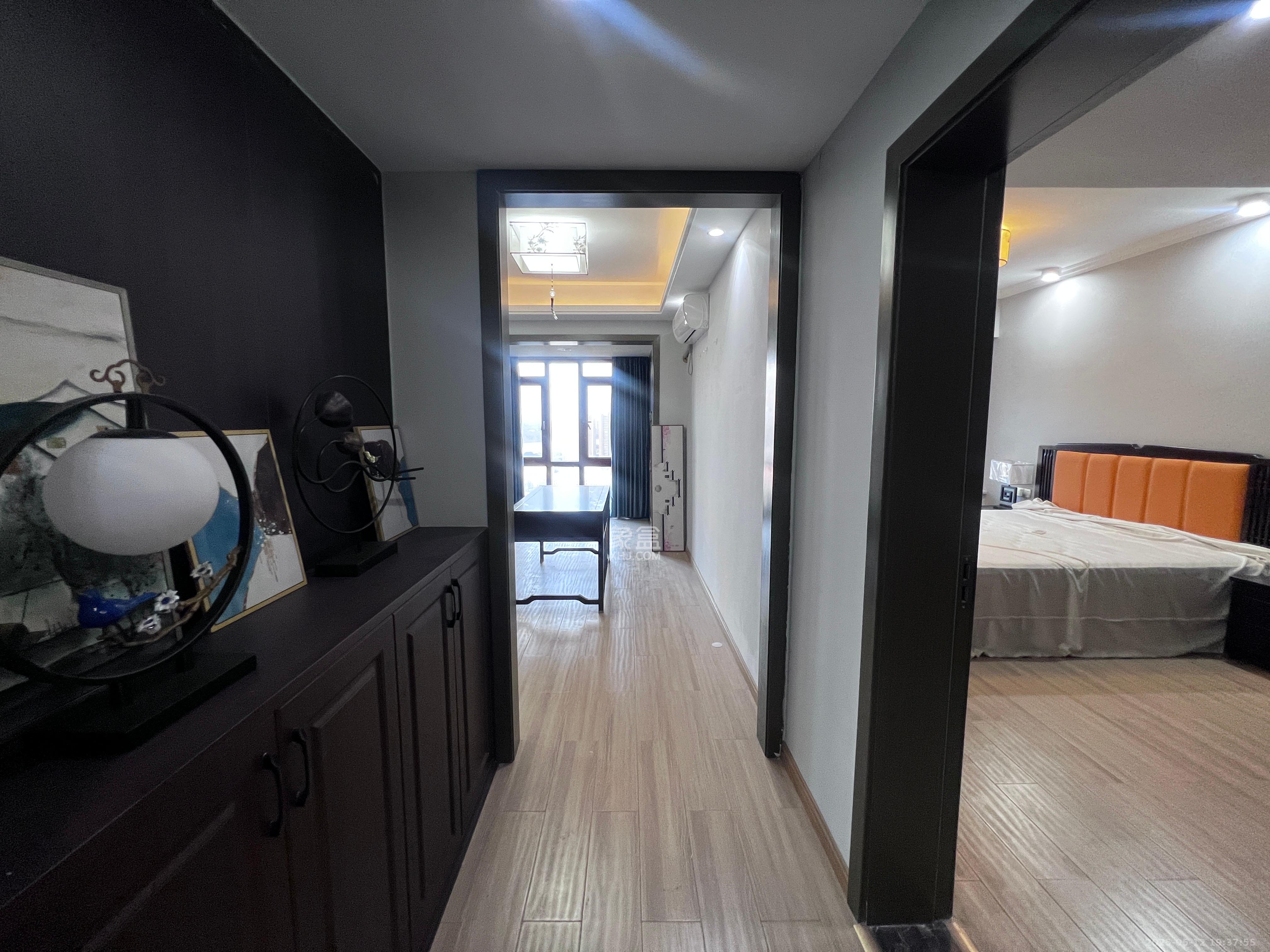 湾田九华湖畔壹号 5室2厅2卫 138.0万 湾田九华湖畔壹号 5室2厅2卫 138.0万客厅