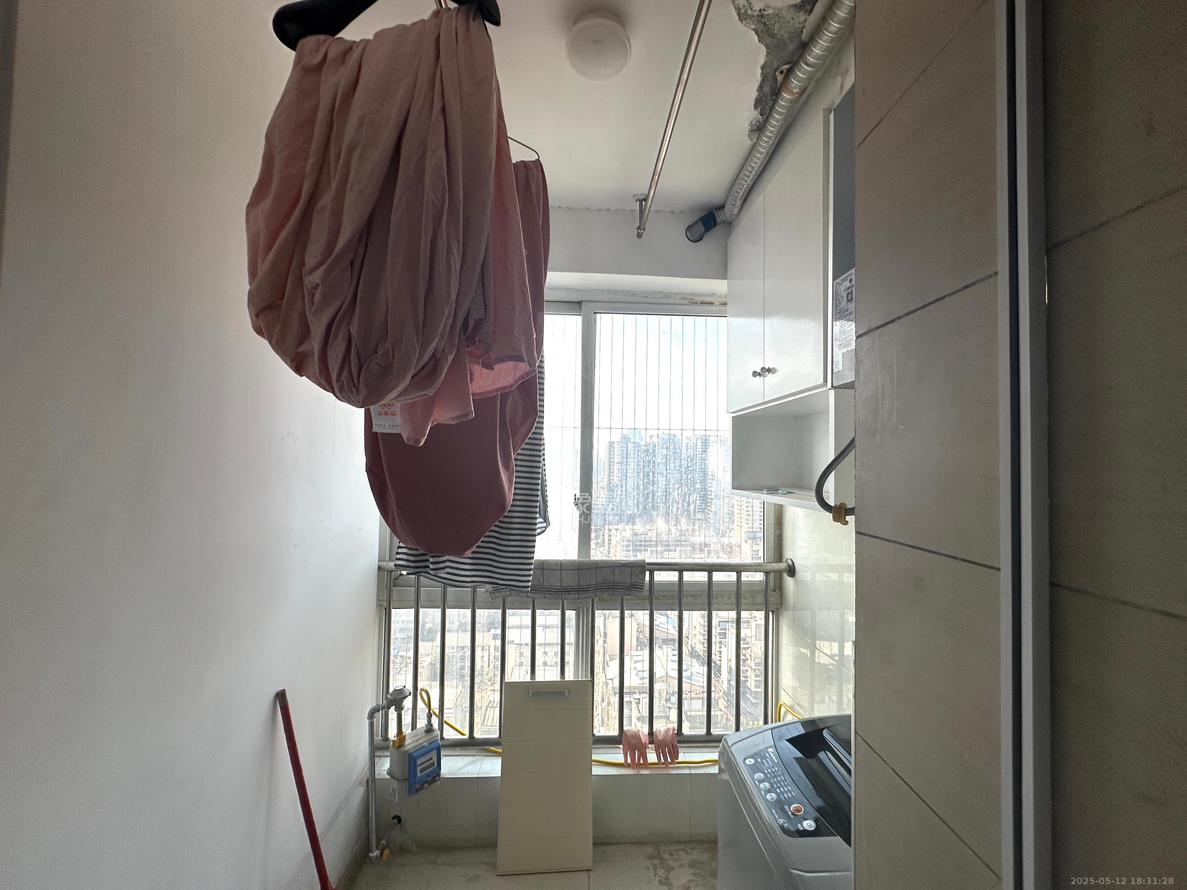 三王丽都  2室1厅1卫   2400.00元/月室内图