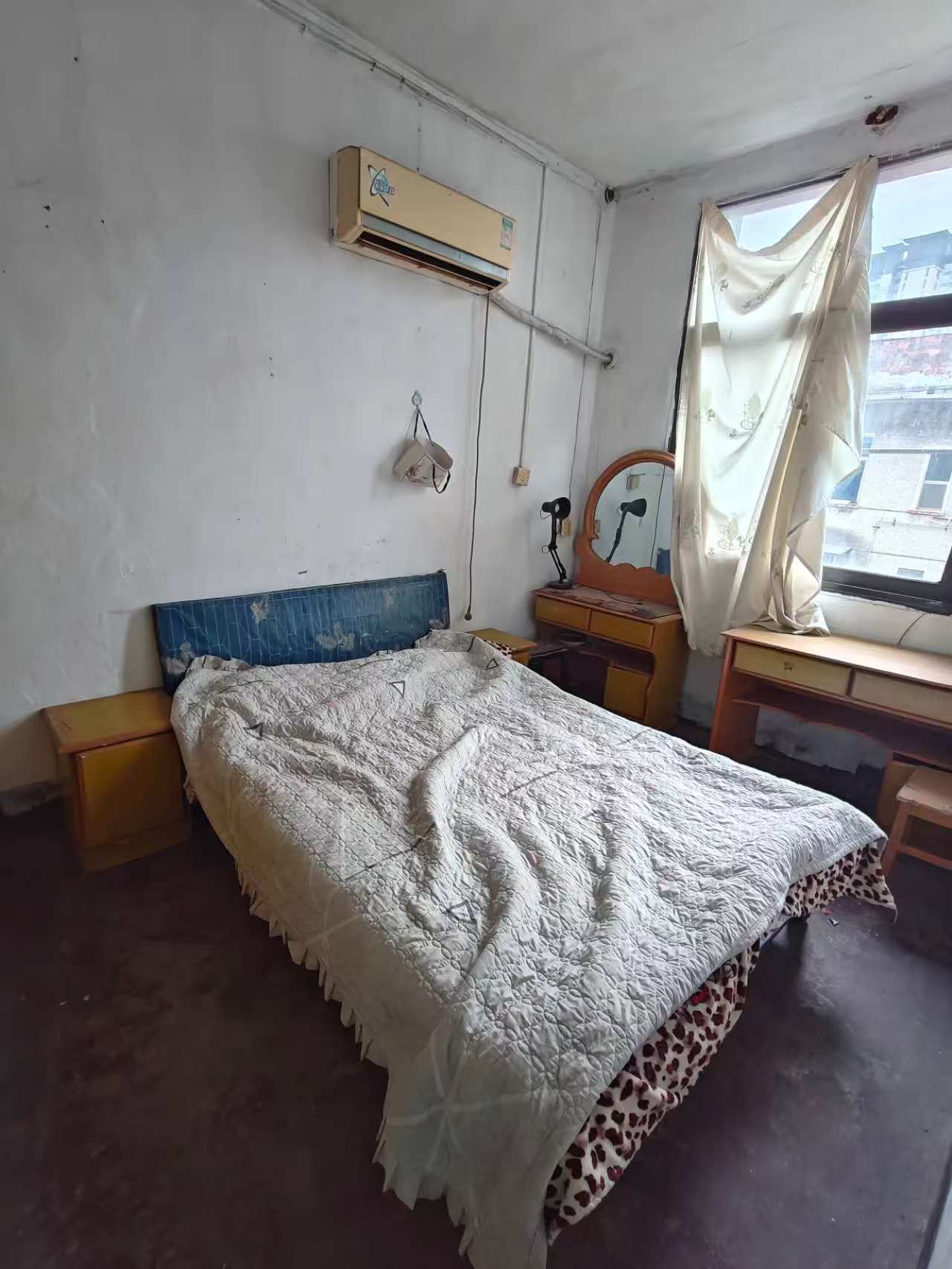 梓园社区(麻纺厂宿舍) 2室1厅1卫 200.0元/月 梓园社区(麻纺厂宿舍) 2室1厅1卫 200.0元/月室内图