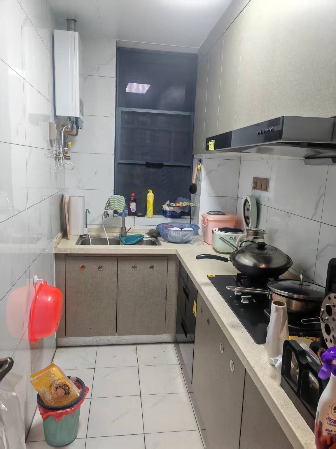天街华府（海南新天地）  3室2厅1卫   3600.00元/月室内图