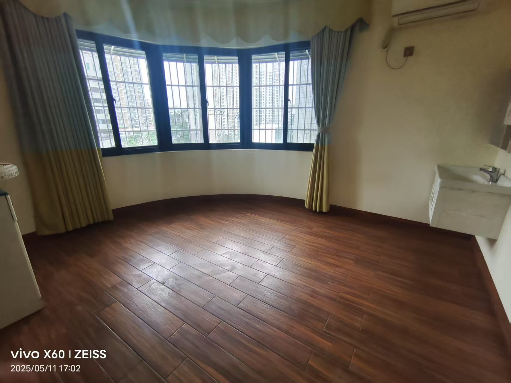 百金城小区 3室1厅1卫 2800.0元/月 百金城小区 3室1厅1卫 2800.0元/月室内图