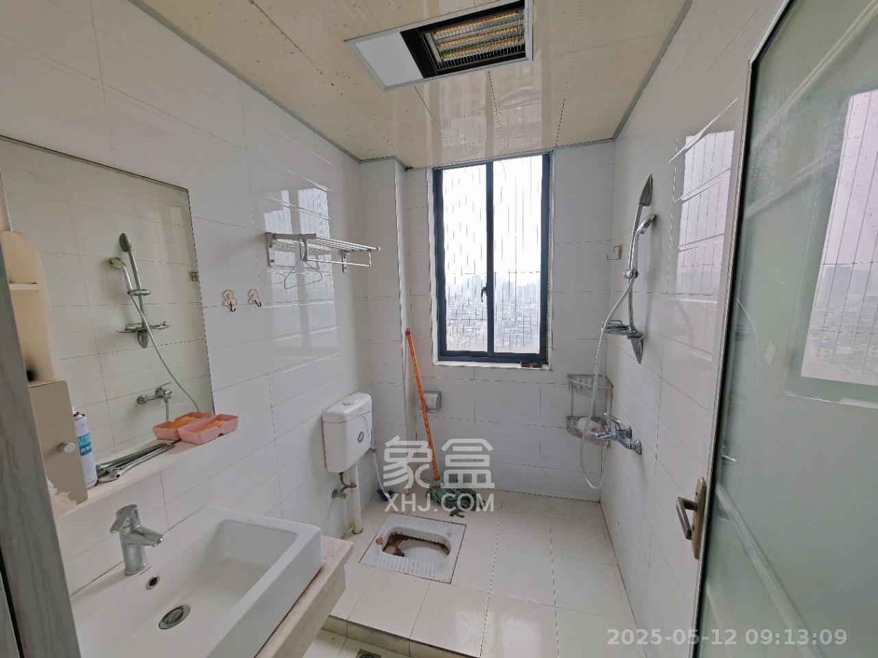 广盛华苑  3室2厅1卫   2300.00元/月室内图