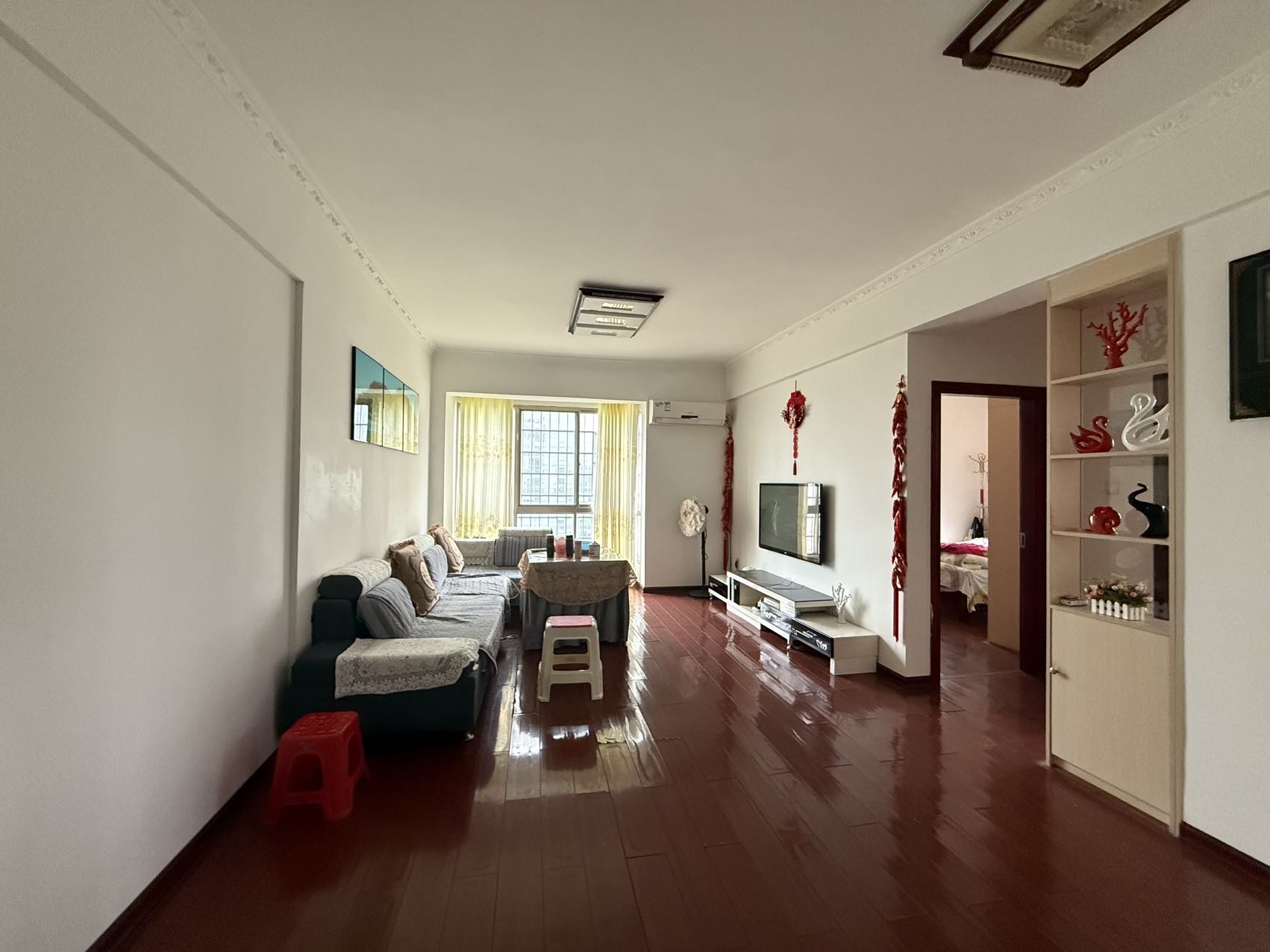 崇和中苑 2室1厅1卫 55.8万 崇和中苑 2室1厅1卫 55.8万客厅