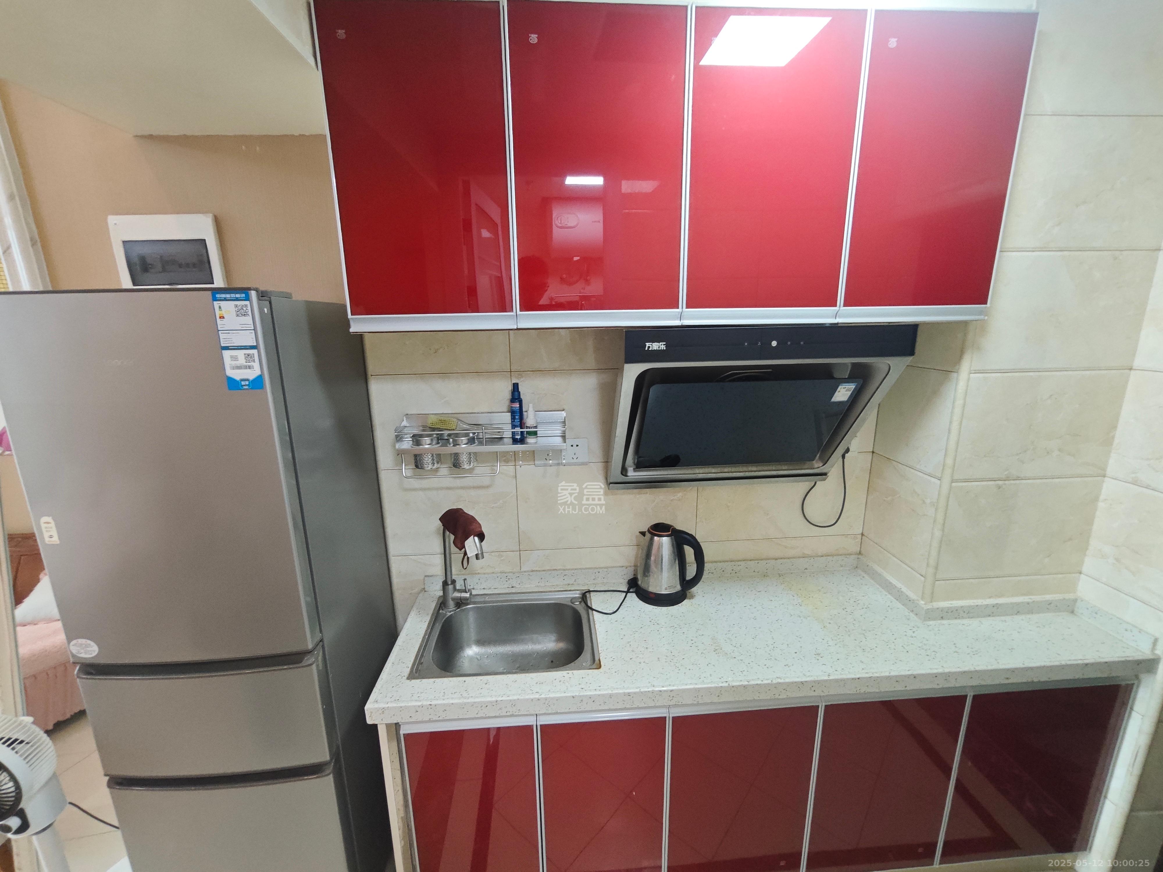 东盈商业广场(华泉城市广场)  1室1厅1卫    1600.0元/月 东盈商业广场(华泉城市广场)  1室1厅1卫    1600.0元/月