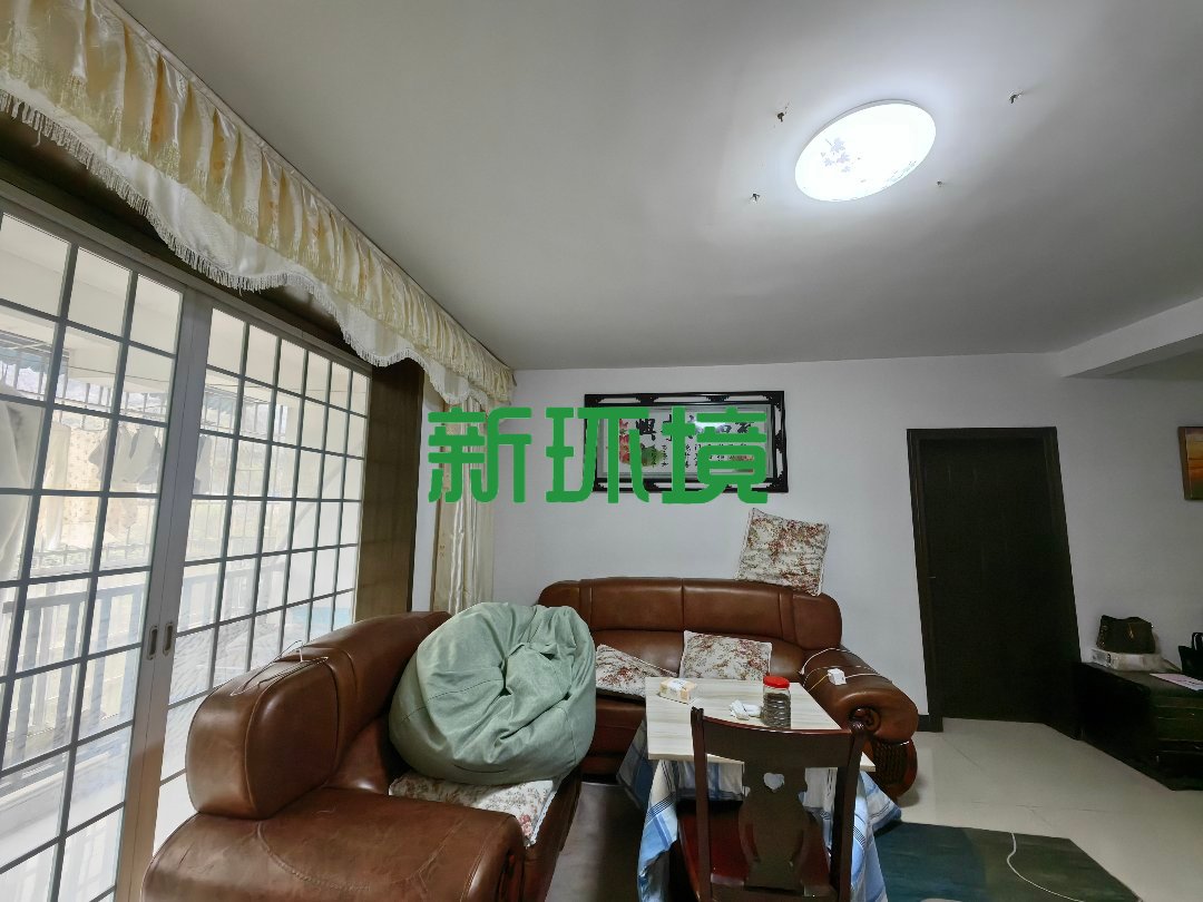 汇景名都  3室2厅2卫   52.80万客厅
