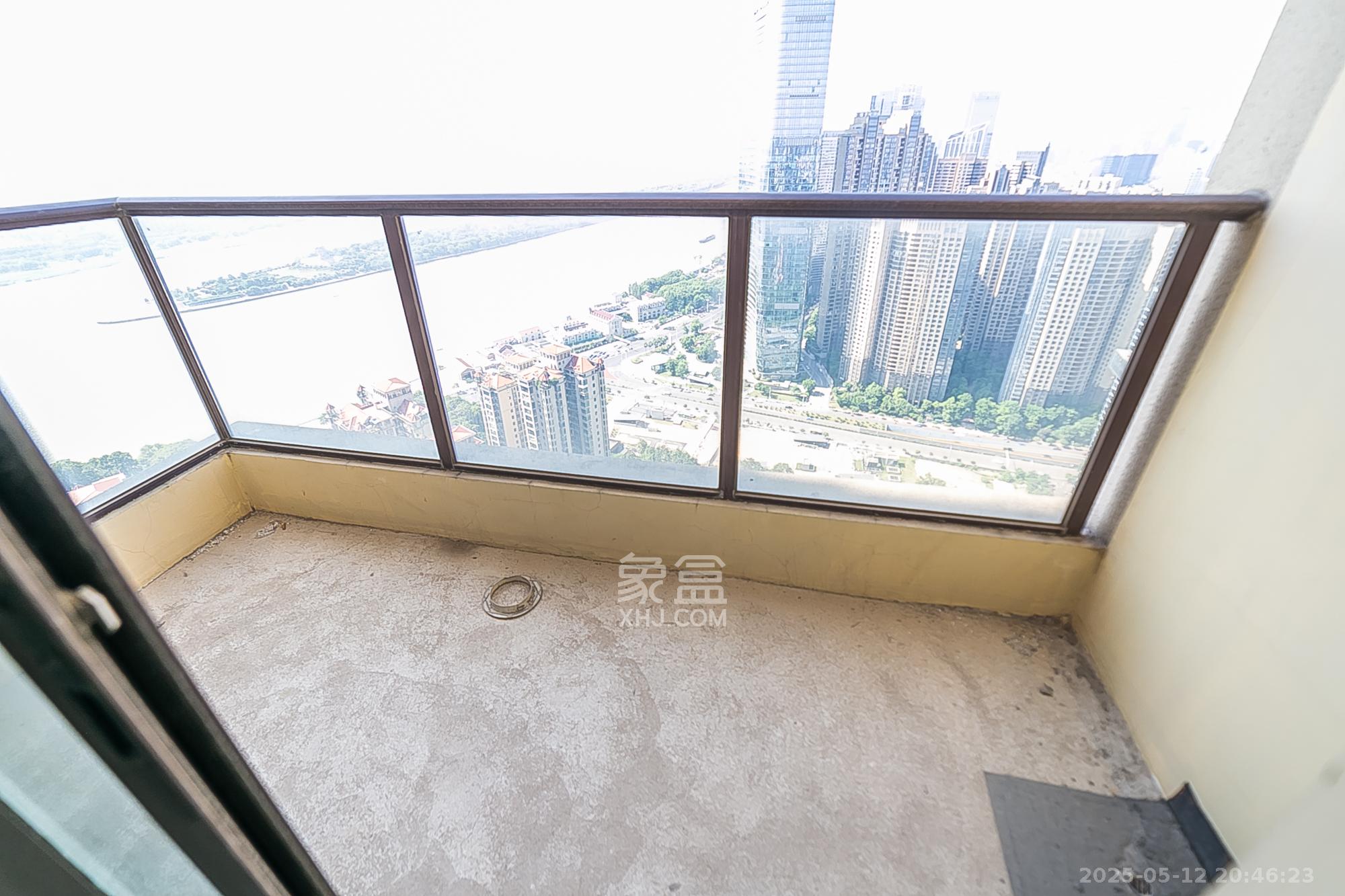 中建江山壹号  5室2厅3卫   498.00万阳台