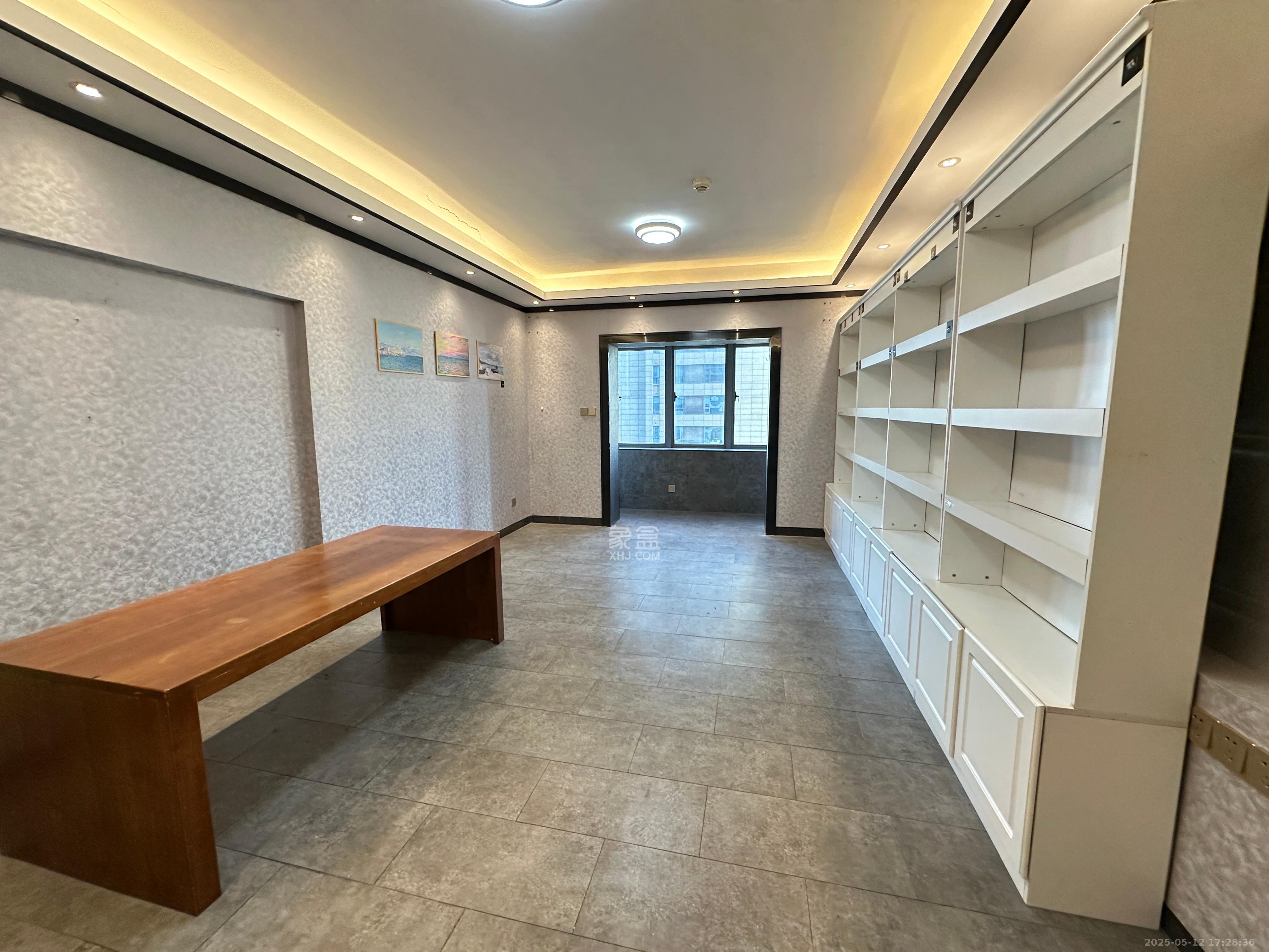 保利国际广场 1室1厅1卫 2000.0元/月 保利国际广场 1室1厅1卫 2000.0元/月室内图