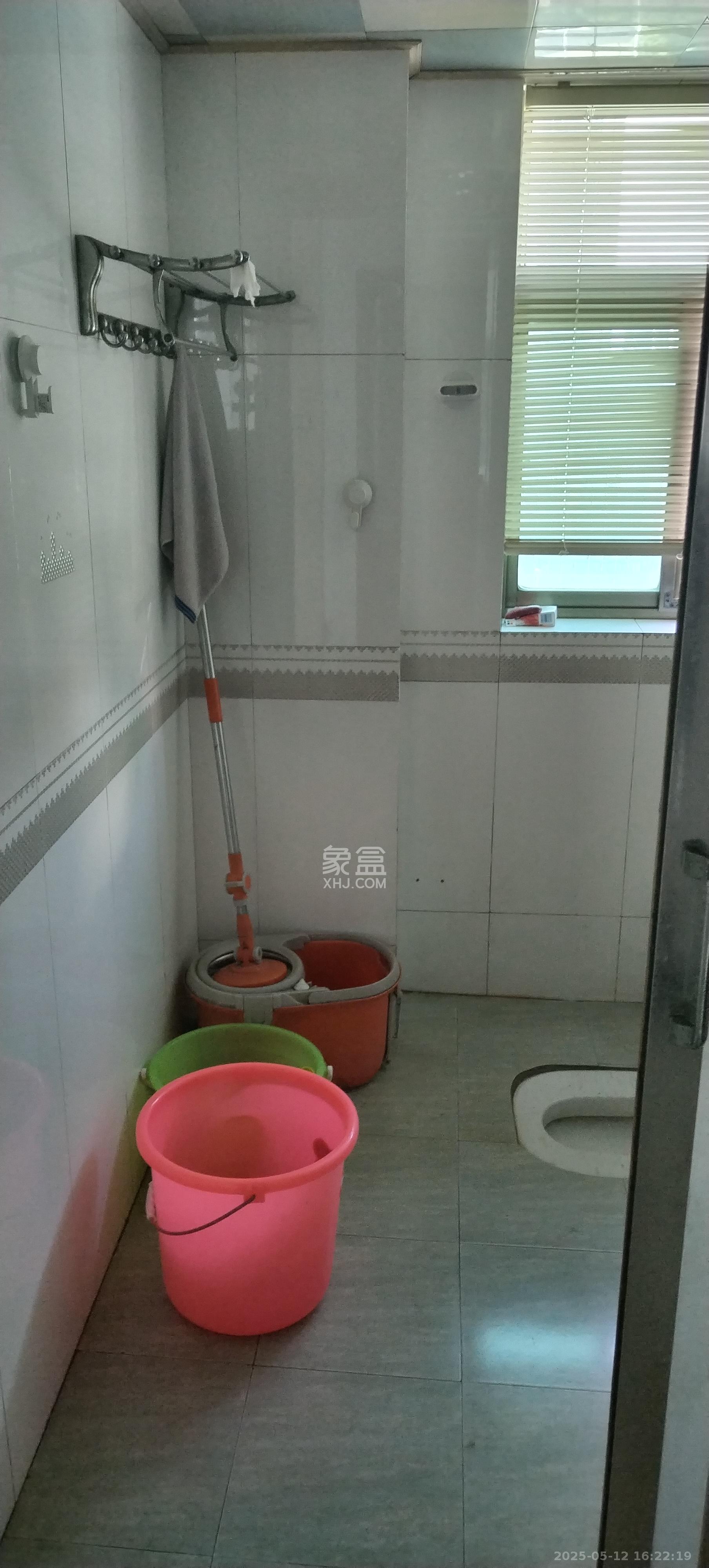蓮湖大廈  3室2廳2衛(wèi)   2300.00元/月室內(nèi)圖