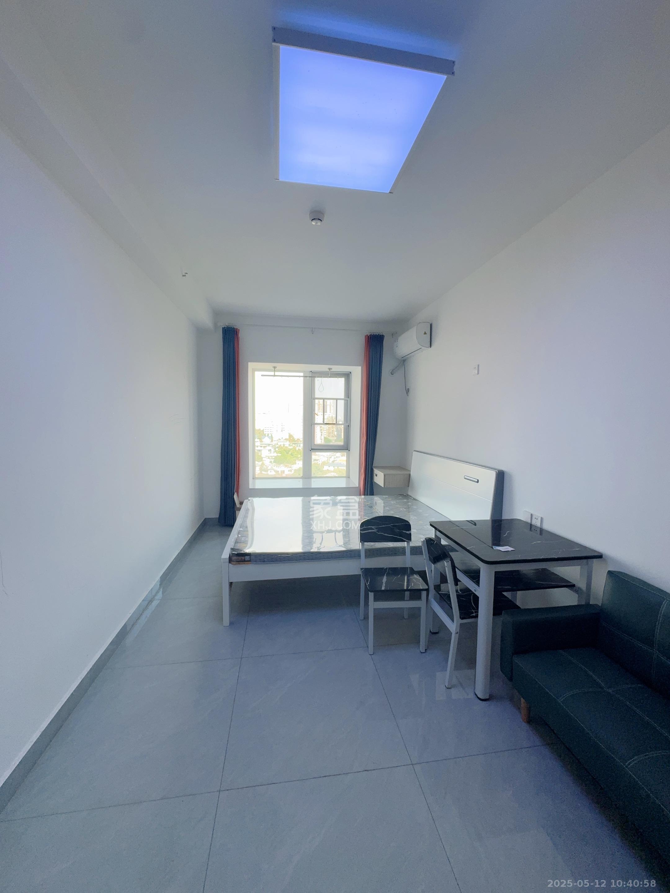 保利香槟国际 1室1厅1卫 1300.0元/月 保利香槟国际 1室1厅1卫 1300.0元/月室内图