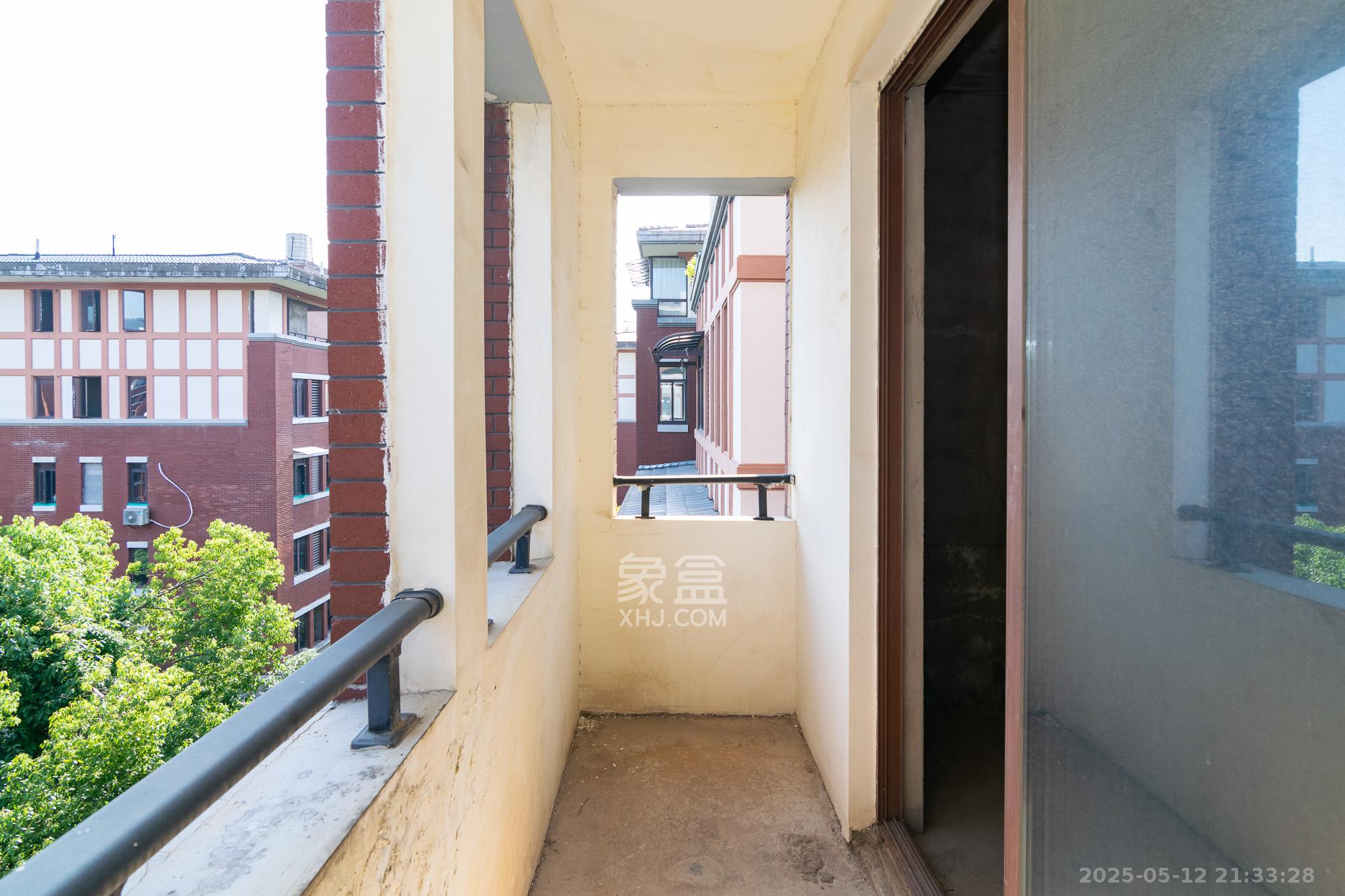 熙庭原著(房聚云台府)  6室2厅2卫    146.0万 熙庭原著(房聚云台府)  6室2厅2卫    146.0万阳台