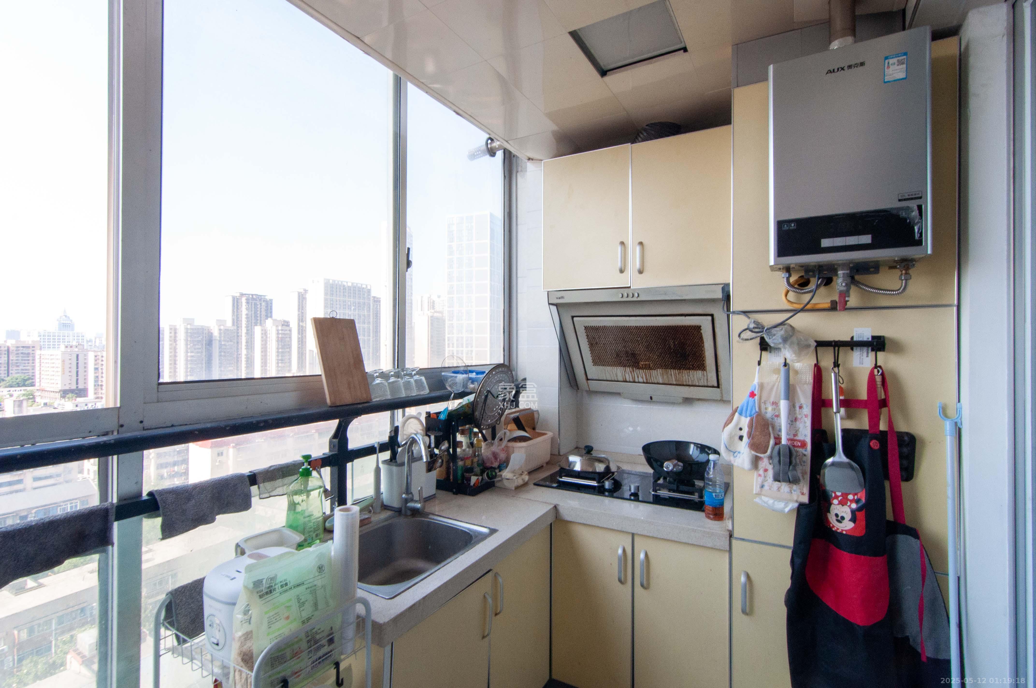 观湖公寓  1室1厅1卫    29.0万 观湖公寓  1室1厅1卫    29.0万厨房