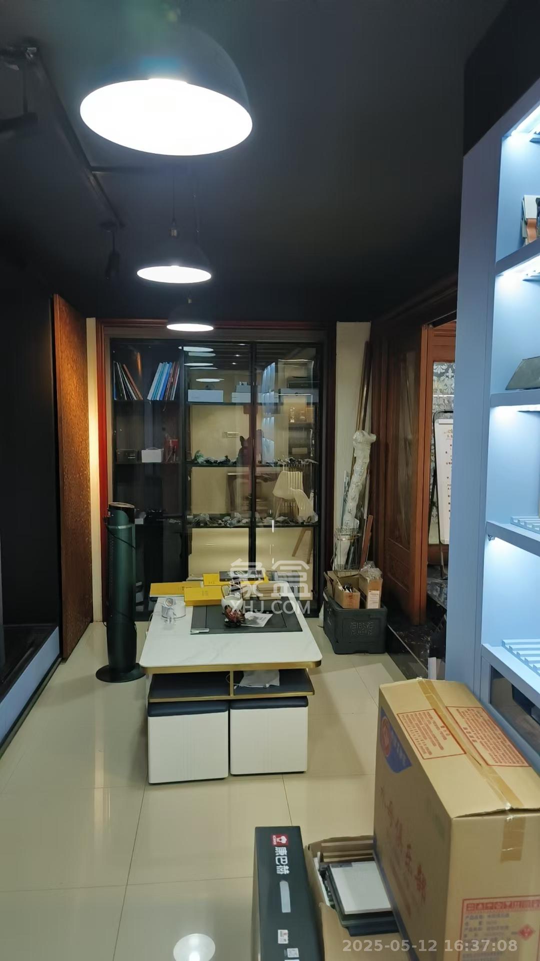 吉联小区(红墅湾) 4室2厅2卫 4100.0元/月 吉联小区(红墅湾) 4室2厅2卫 4100.0元/月室内图