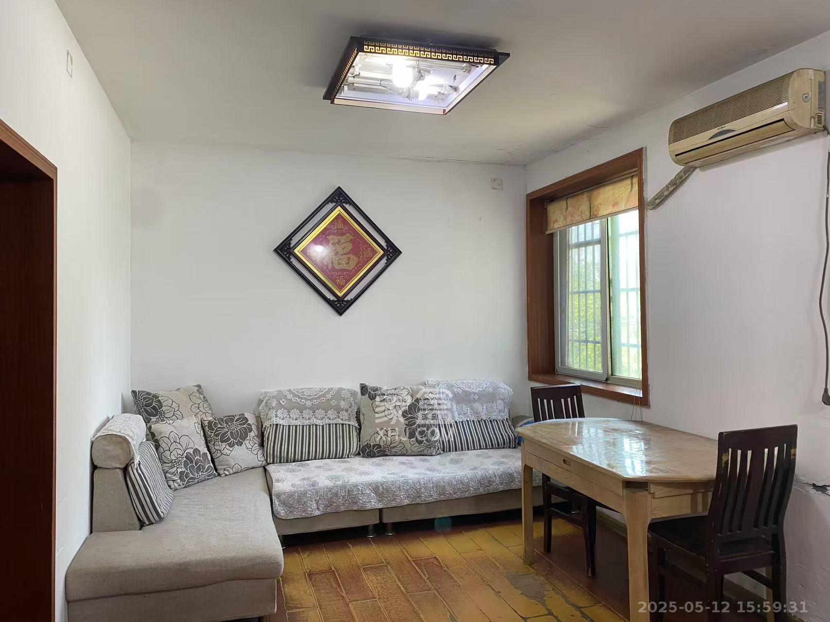 省建材机械厂宿舍  2室1厅1卫    1600.0元/月 省建材机械厂宿舍  2室1厅1卫    1600.0元/月