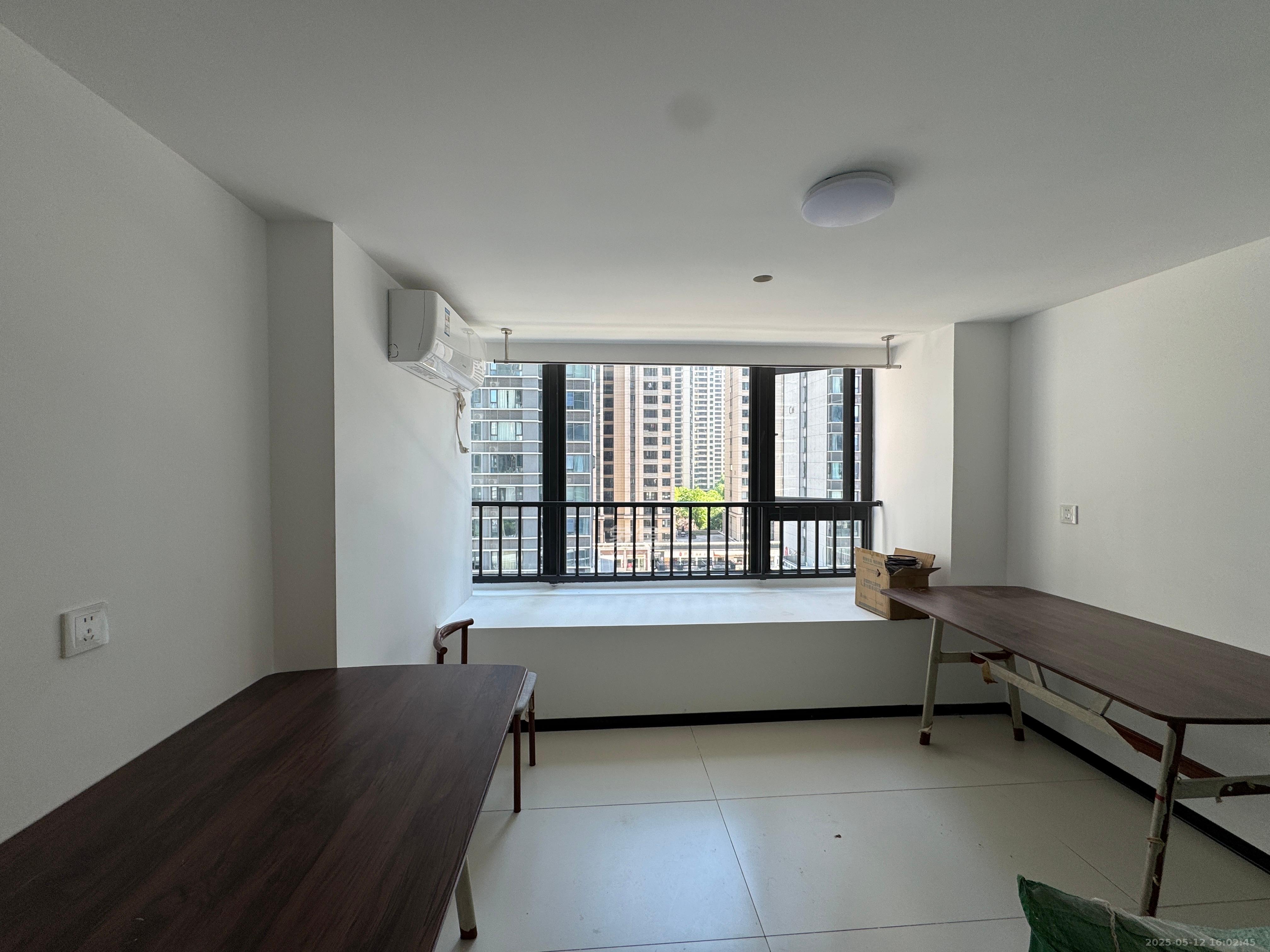 龙湖铂金岛 2室1厅1卫 2000.0元/月 龙湖铂金岛 2室1厅1卫 2000.0元/月室内图