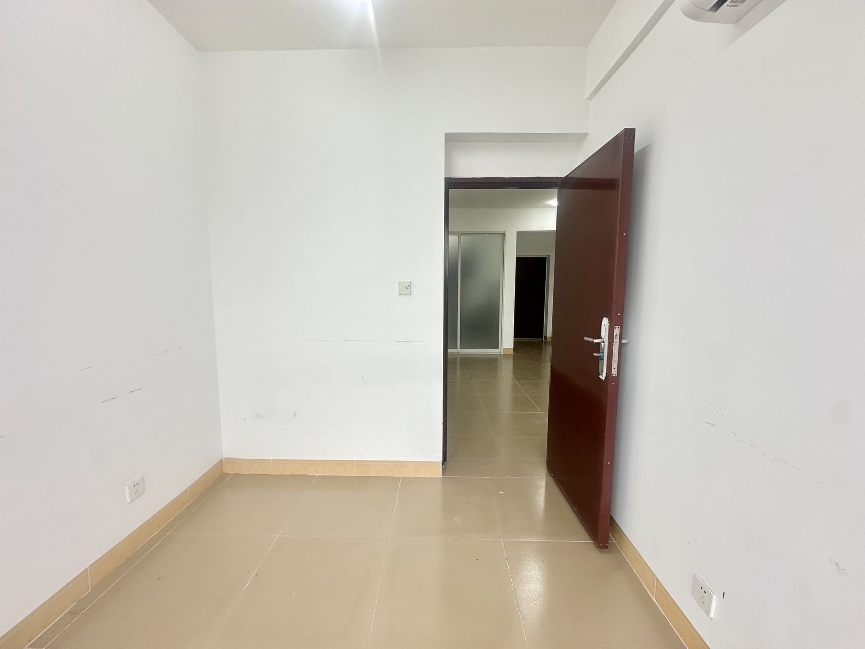 骏豪广场  2室1厅1卫   2300.00元/月室内图