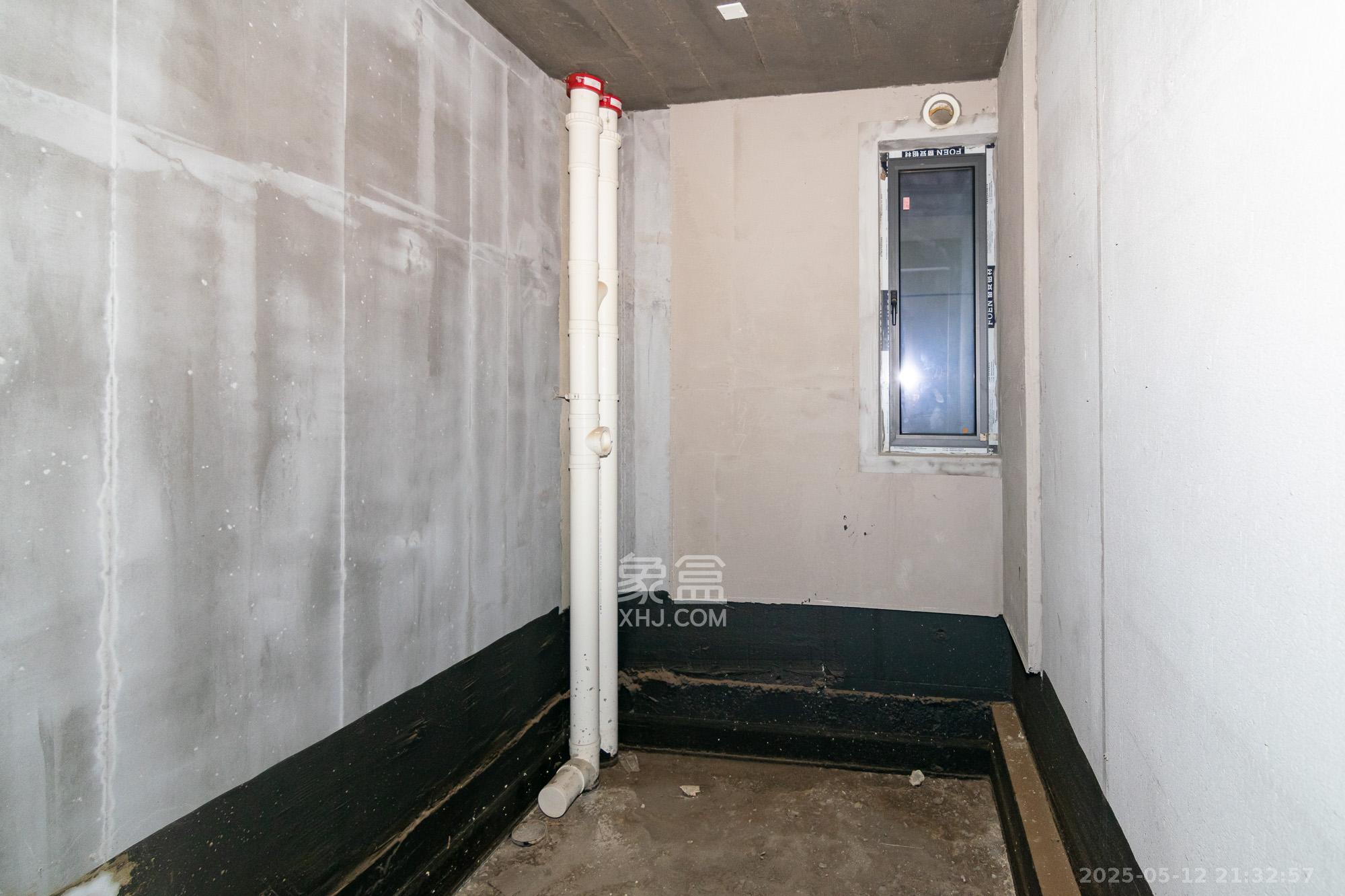 澳海望洲府  3室2厅2卫    75.0万卫生间