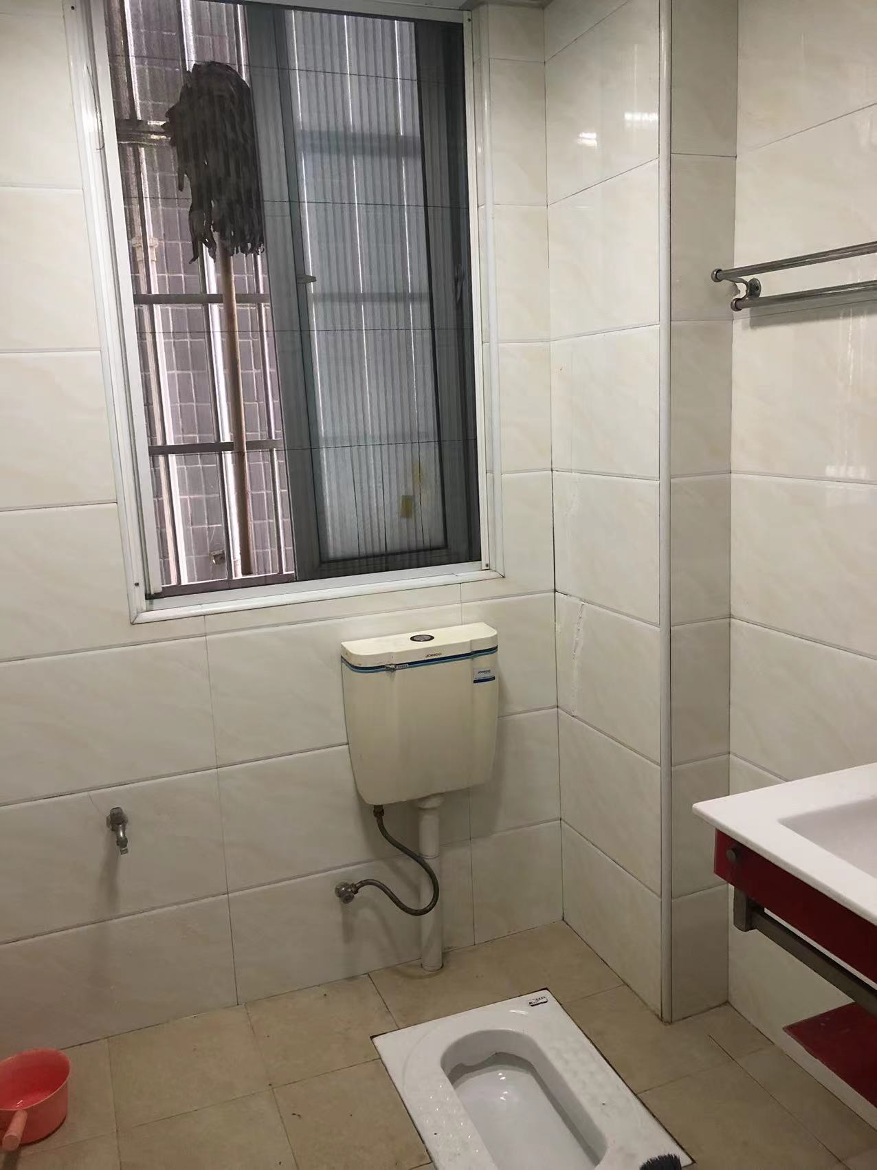 先锋银座  1室1厅1卫    1300.0元/月 先锋银座  1室1厅1卫    1300.0元/月室内图