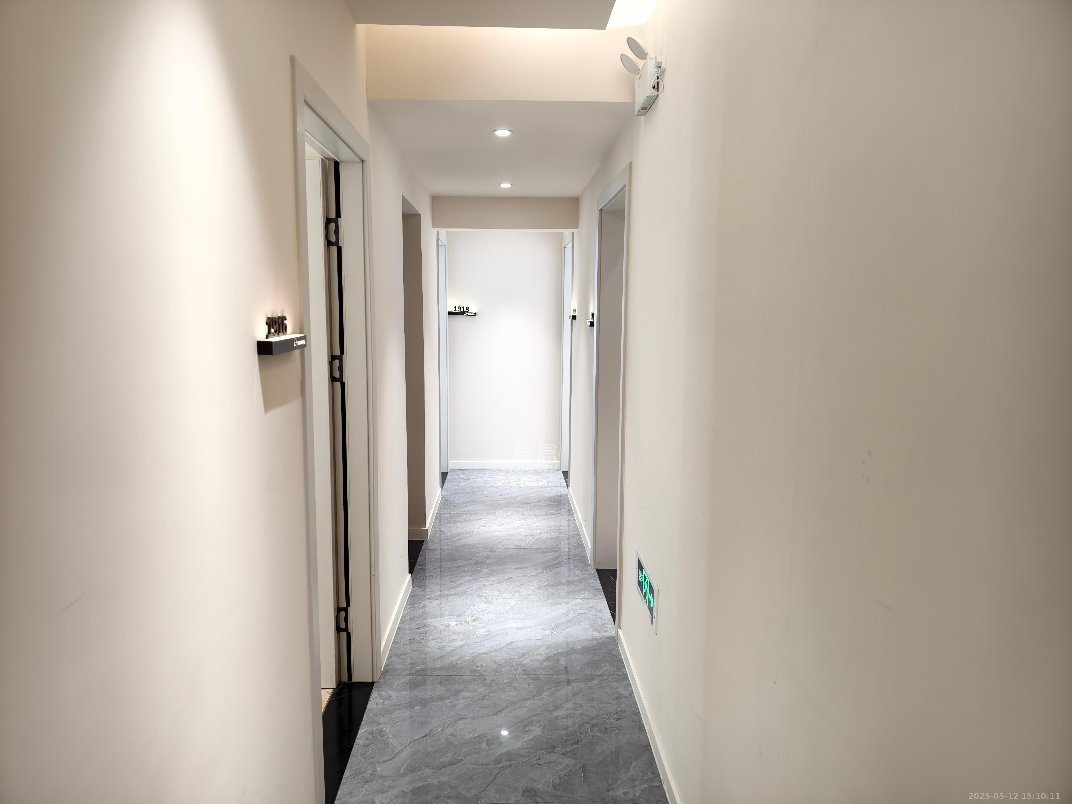 王府井公寓(福源公寓) 4室2厅2卫 4500.0元/月 王府井公寓(福源公寓) 4室2厅2卫 4500.0元/月室内图