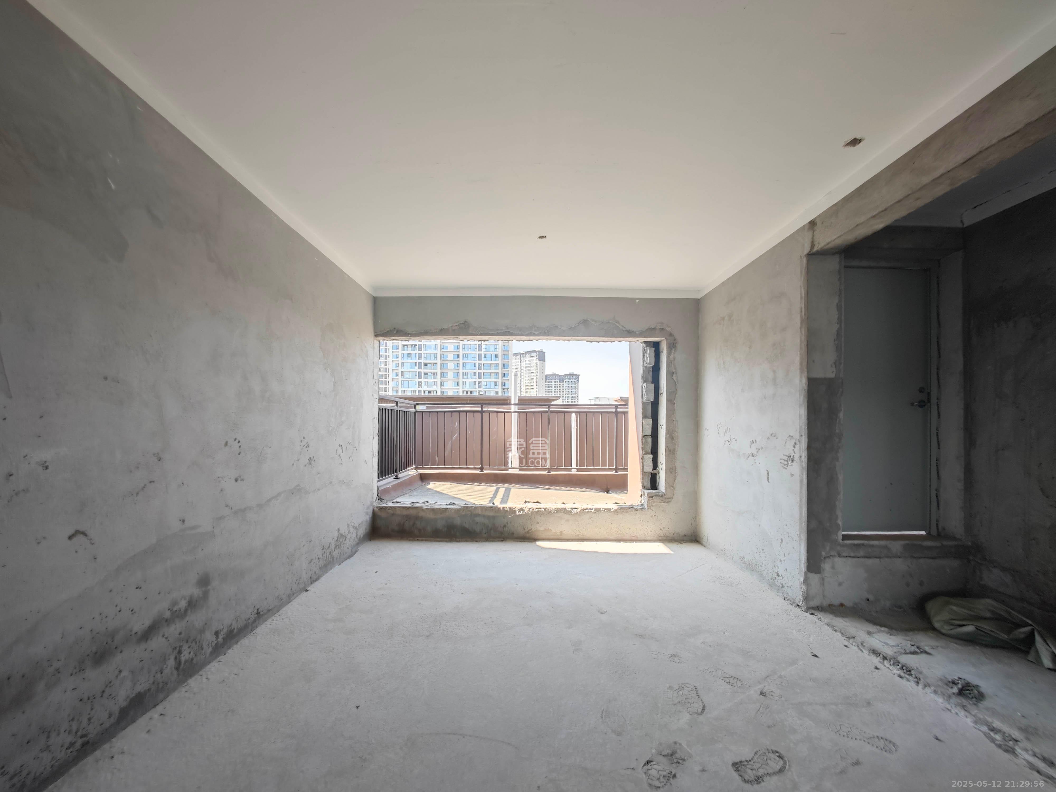 远洋红星天铂一期 6室2厅3卫 225.0万 远洋红星天铂一期 6室2厅3卫 225.0万其他