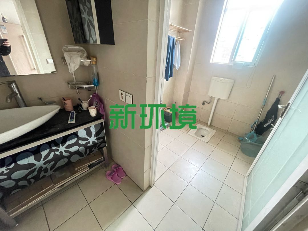 汇景名都  3室2厅2卫   72.00万客厅