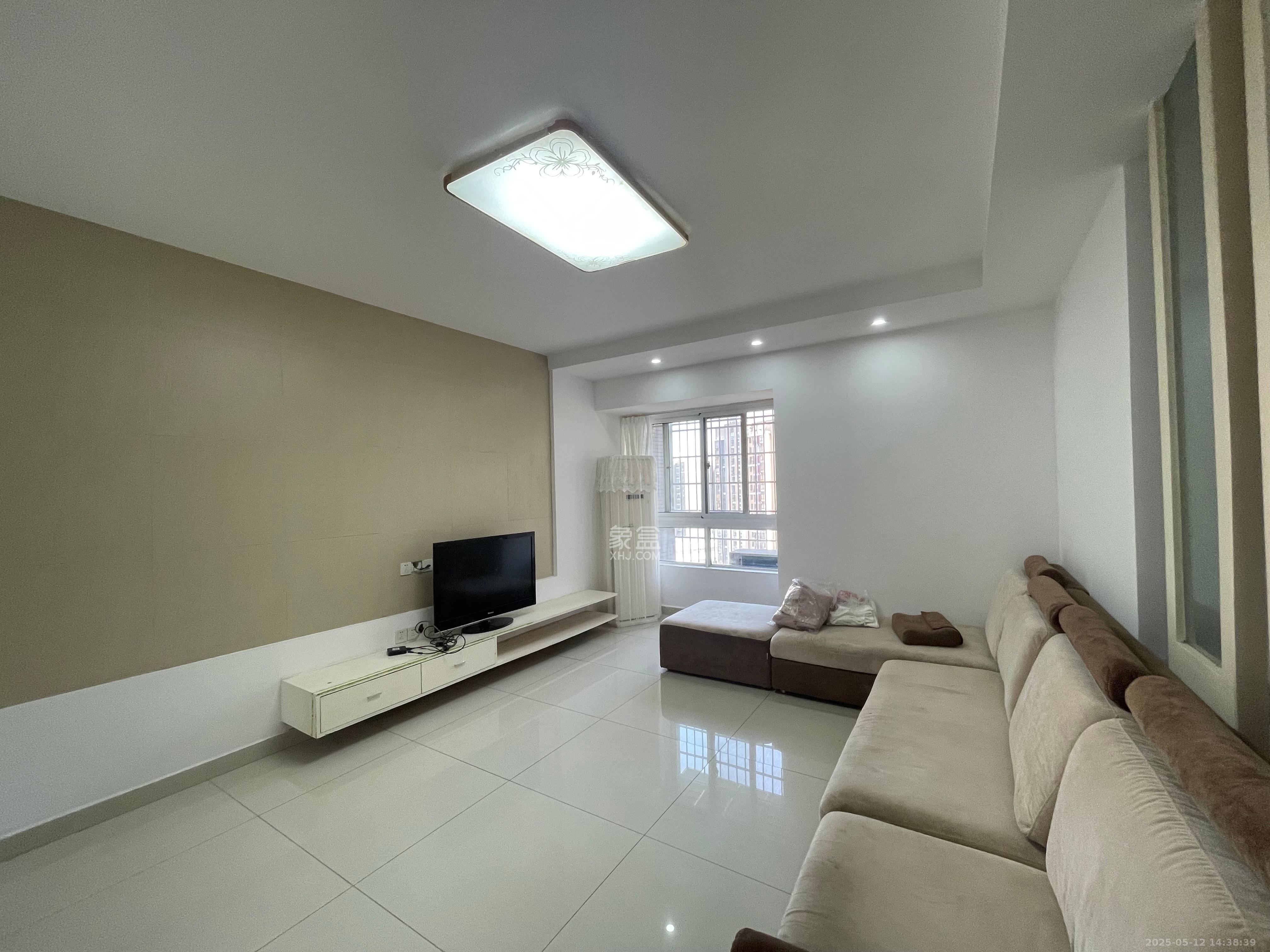 山水湾  4室2厅2卫    2400.0元/月 山水湾  4室2厅2卫    2400.0元/月