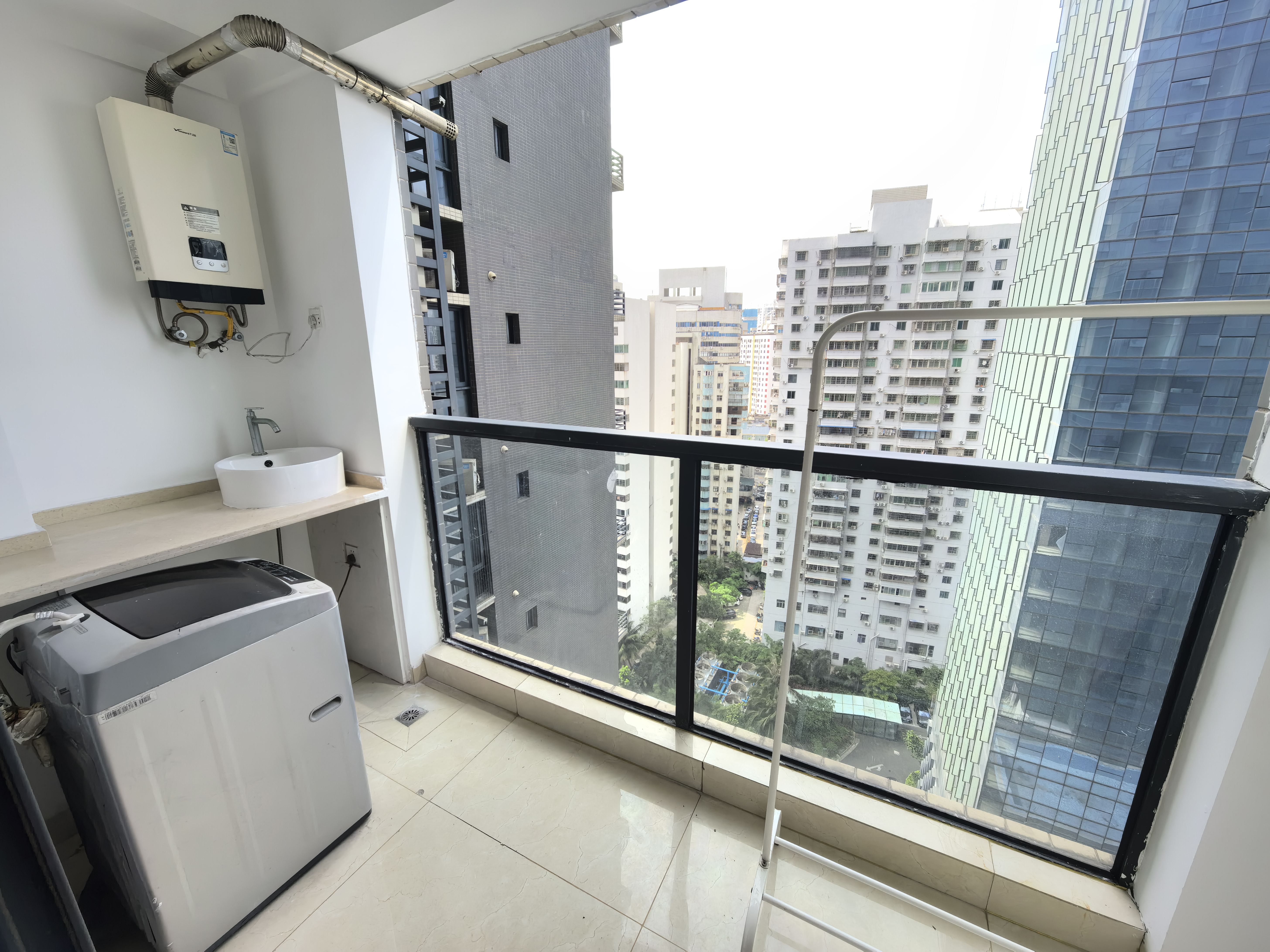 宇建国贸城  1室2厅1卫   3800.00元/月室内图