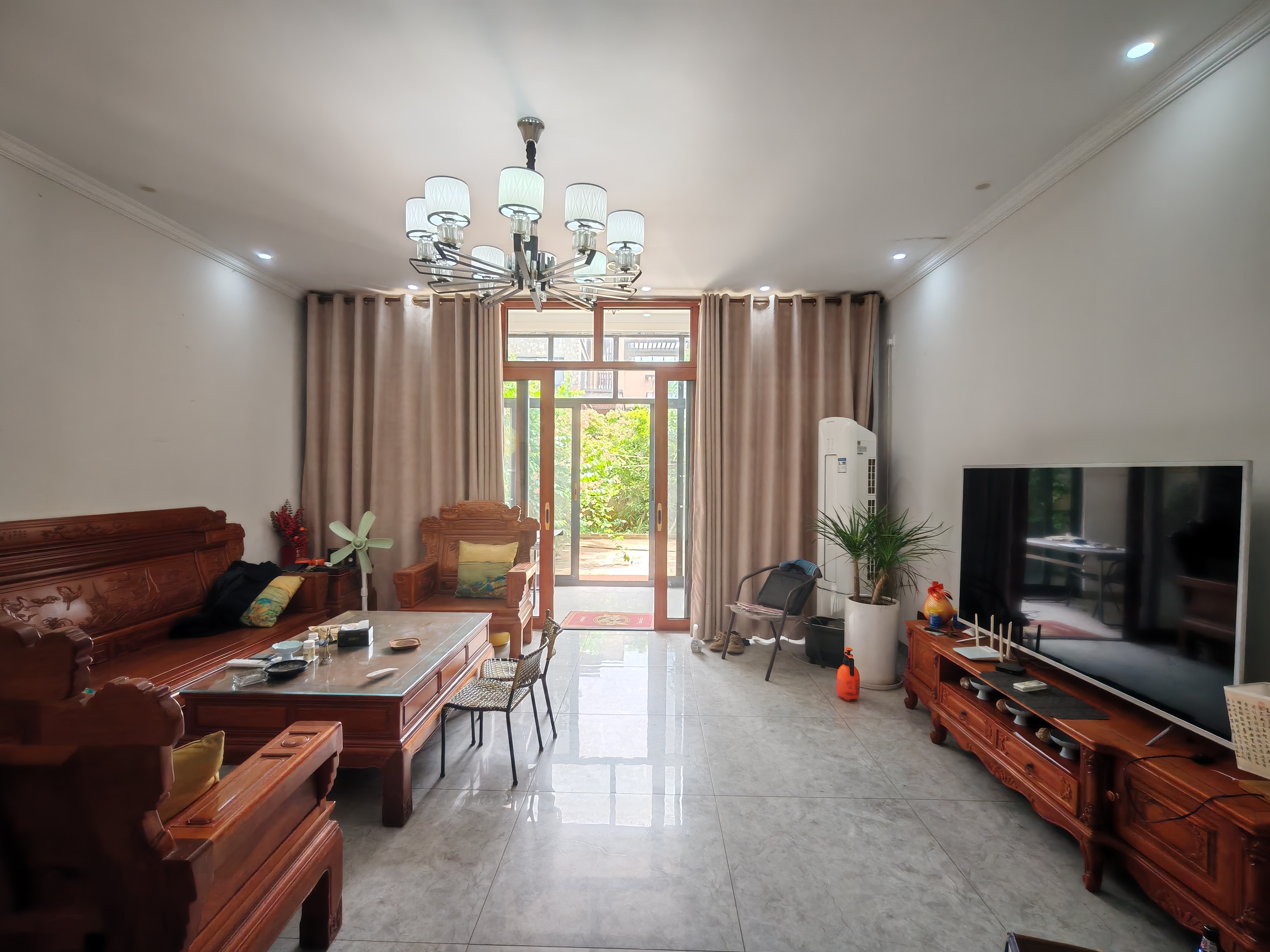 鸿洲江山 1室0厅0卫 9000.0元/月 鸿洲江山 1室0厅0卫 9000.0元/月室内图