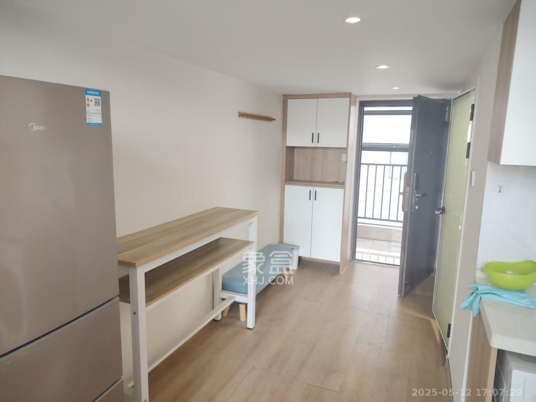 龙湖新壹城 1室1厅1卫 2400.0元/月 龙湖新壹城 1室1厅1卫 2400.0元/月室内图