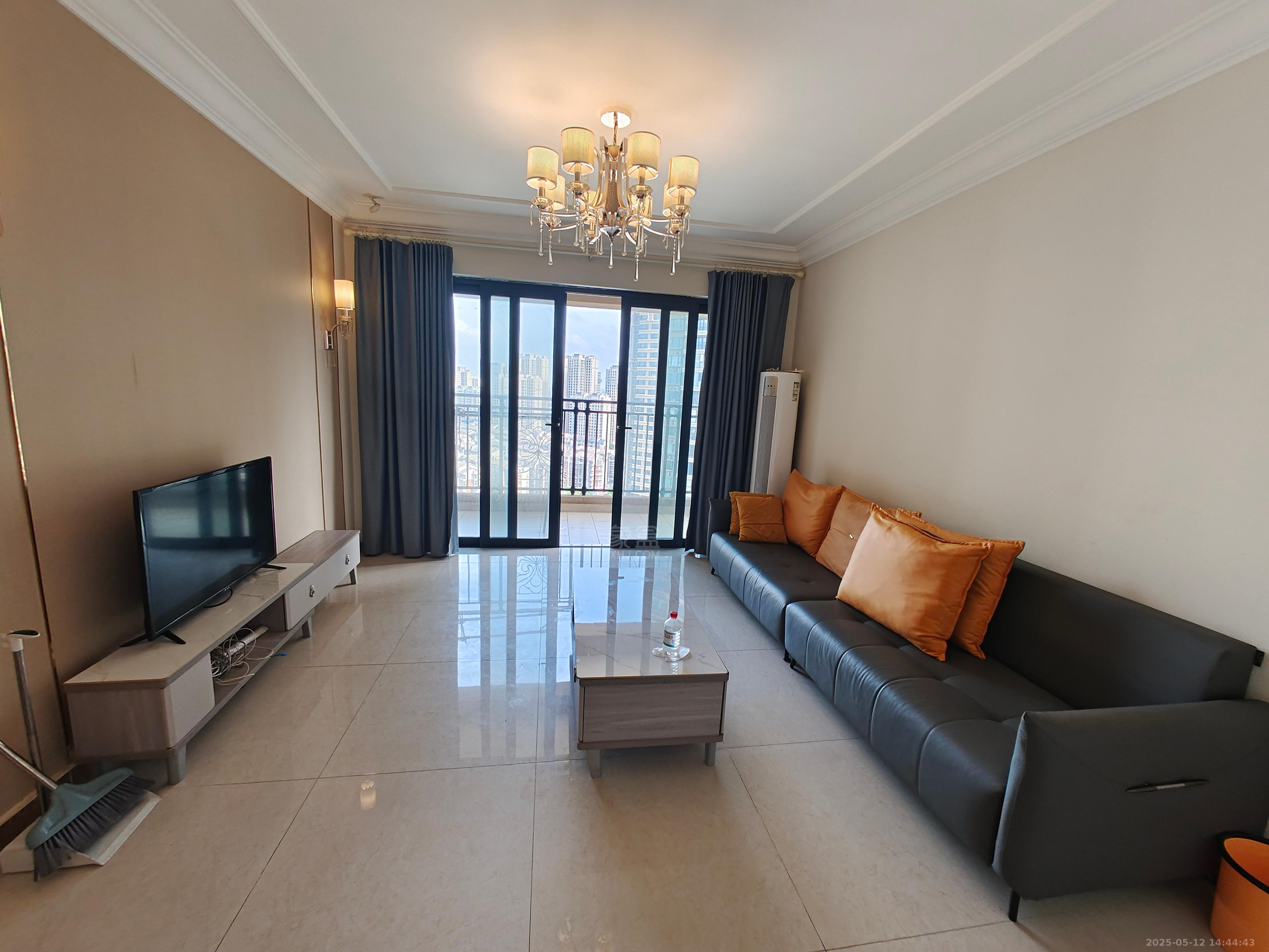 恒大华府 3室2厅2卫 2300.0元/月 恒大华府 3室2厅2卫 2300.0元/月室内图