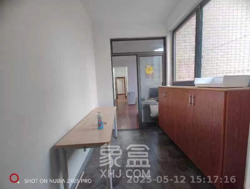 鑫远熙山 4室2厅2卫 2600.0元/月 鑫远熙山 4室2厅2卫 2600.0元/月室内图