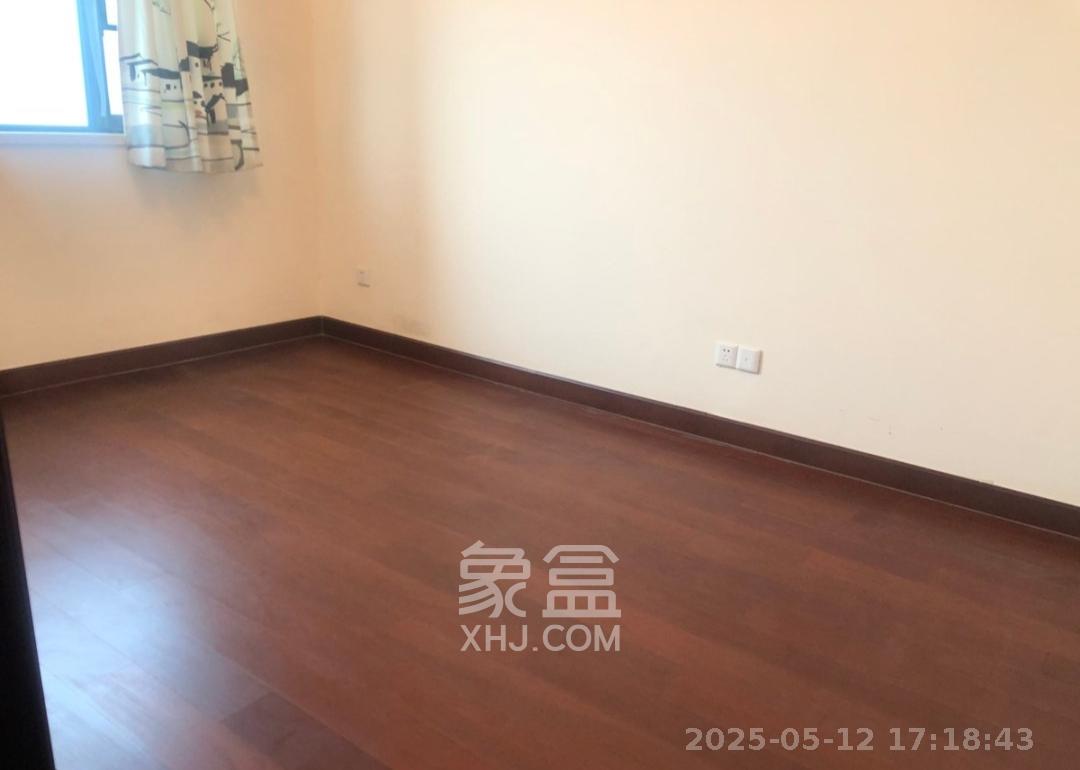 恒大翡翠华庭  3室2厅1卫   1800.00元/月室内图