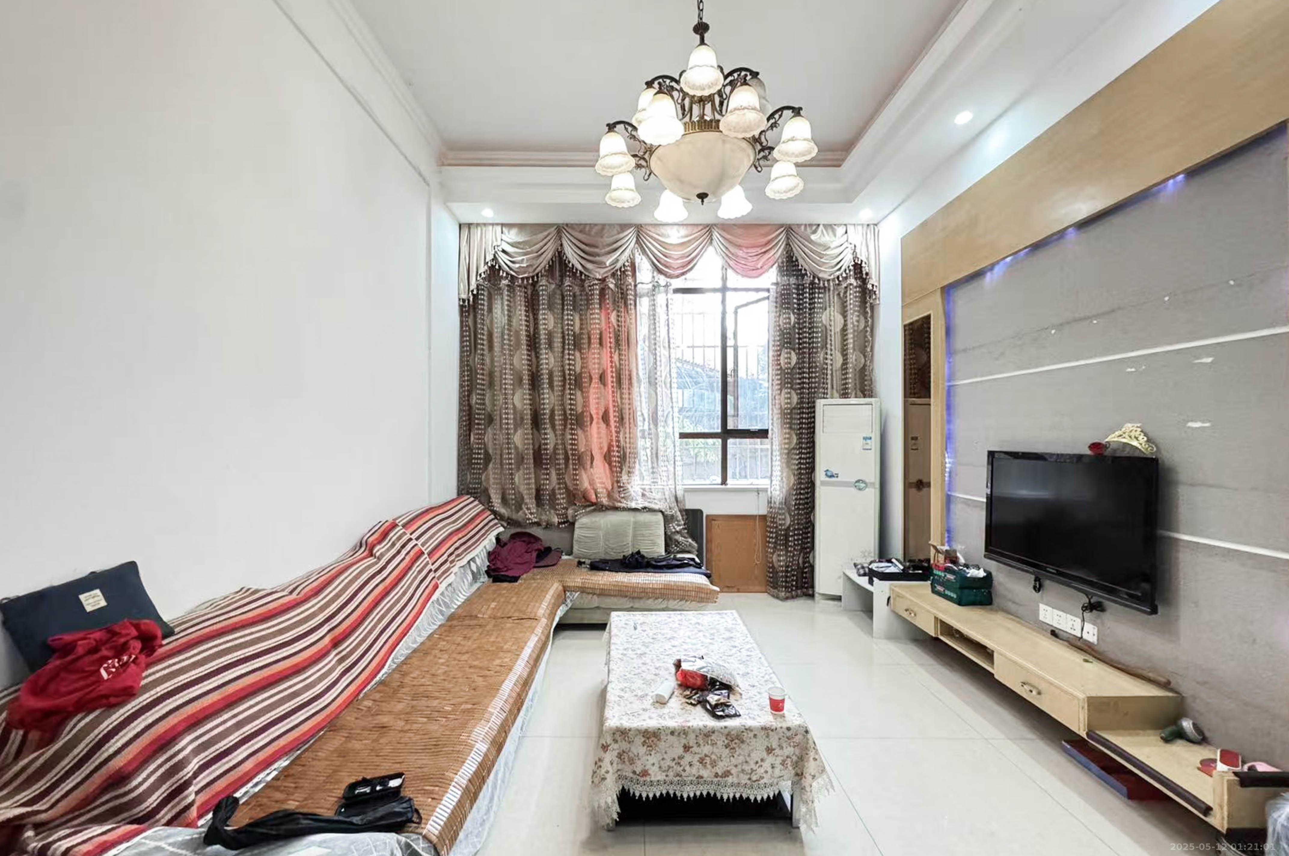 高信向日葵 2室2厅1卫 57.0万 高信向日葵 2室2厅1卫 57.0万客厅